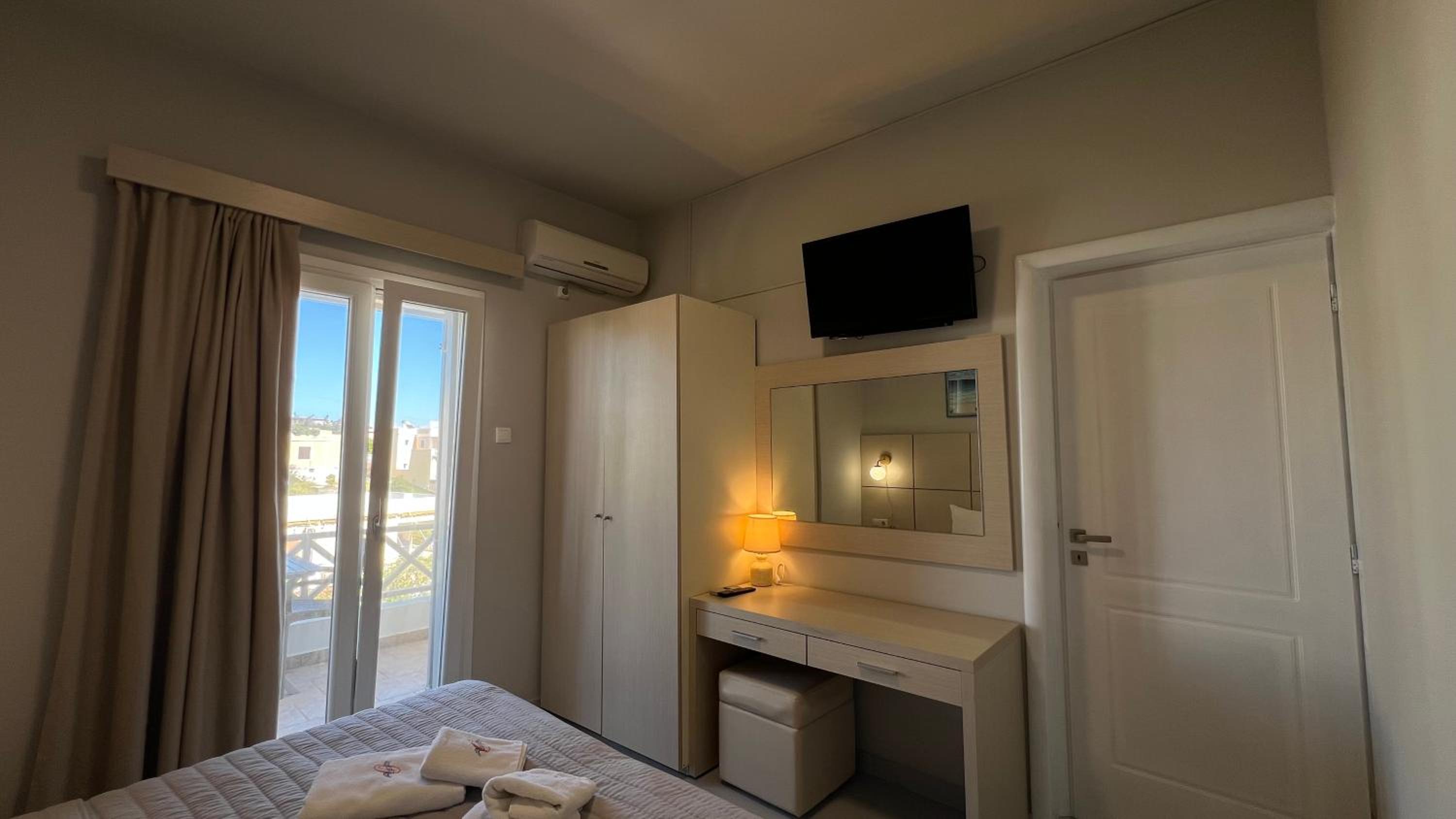 Apartment with View and Balcony photo 2