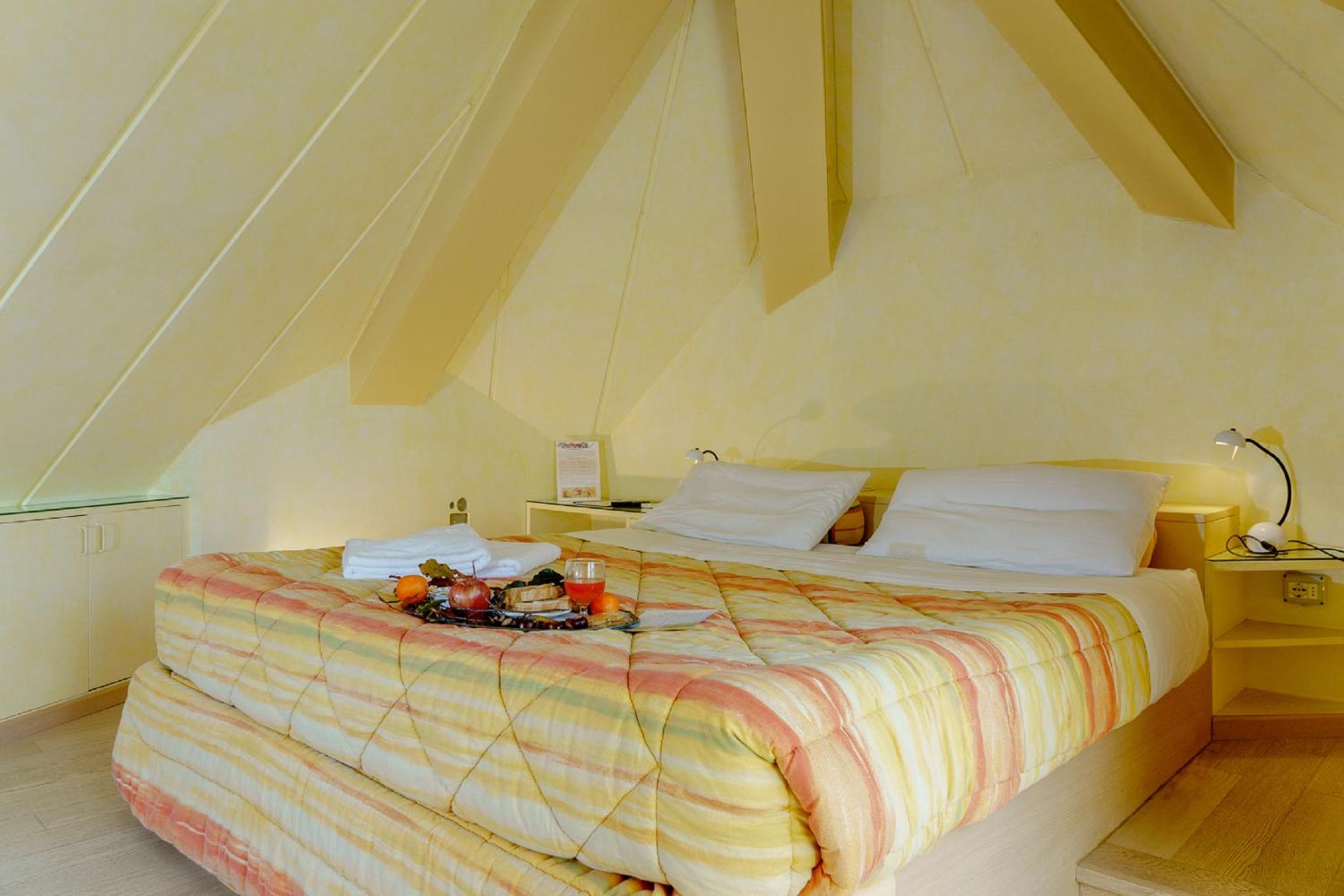Junior Suite with Balcony photo 1
