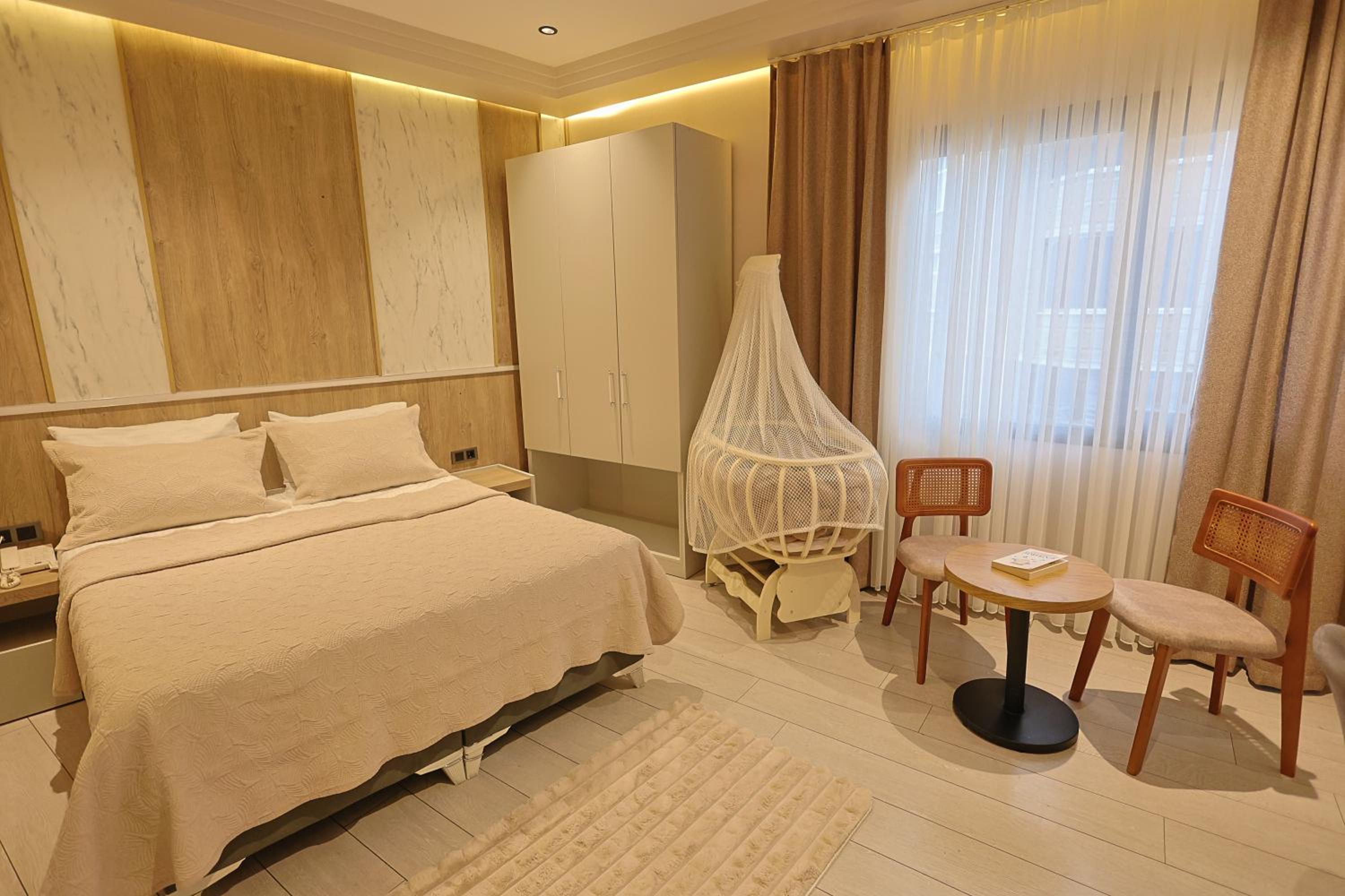 Queen Room - Photo 1