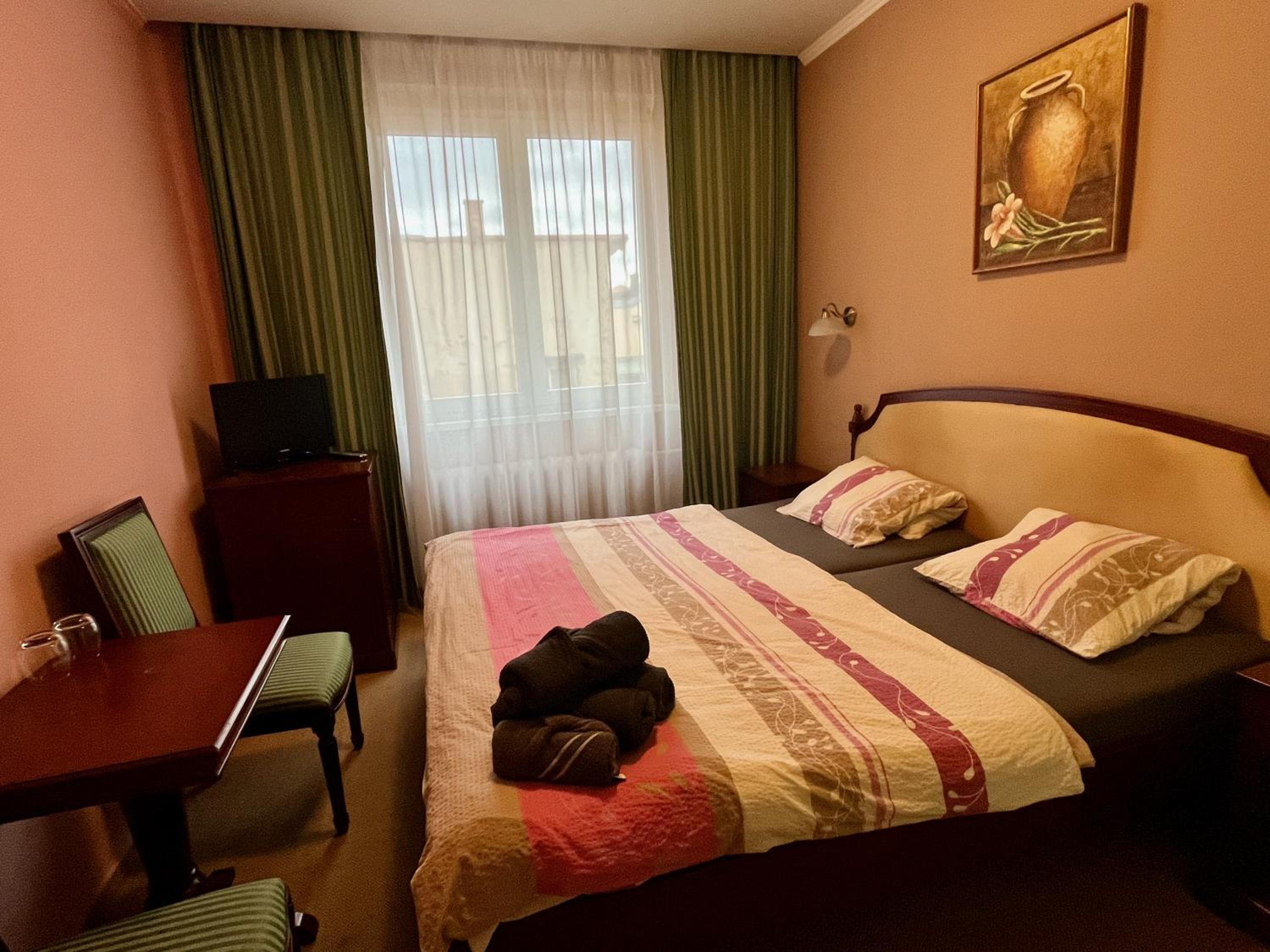 Triple Room with Private Bathroom photo 2
