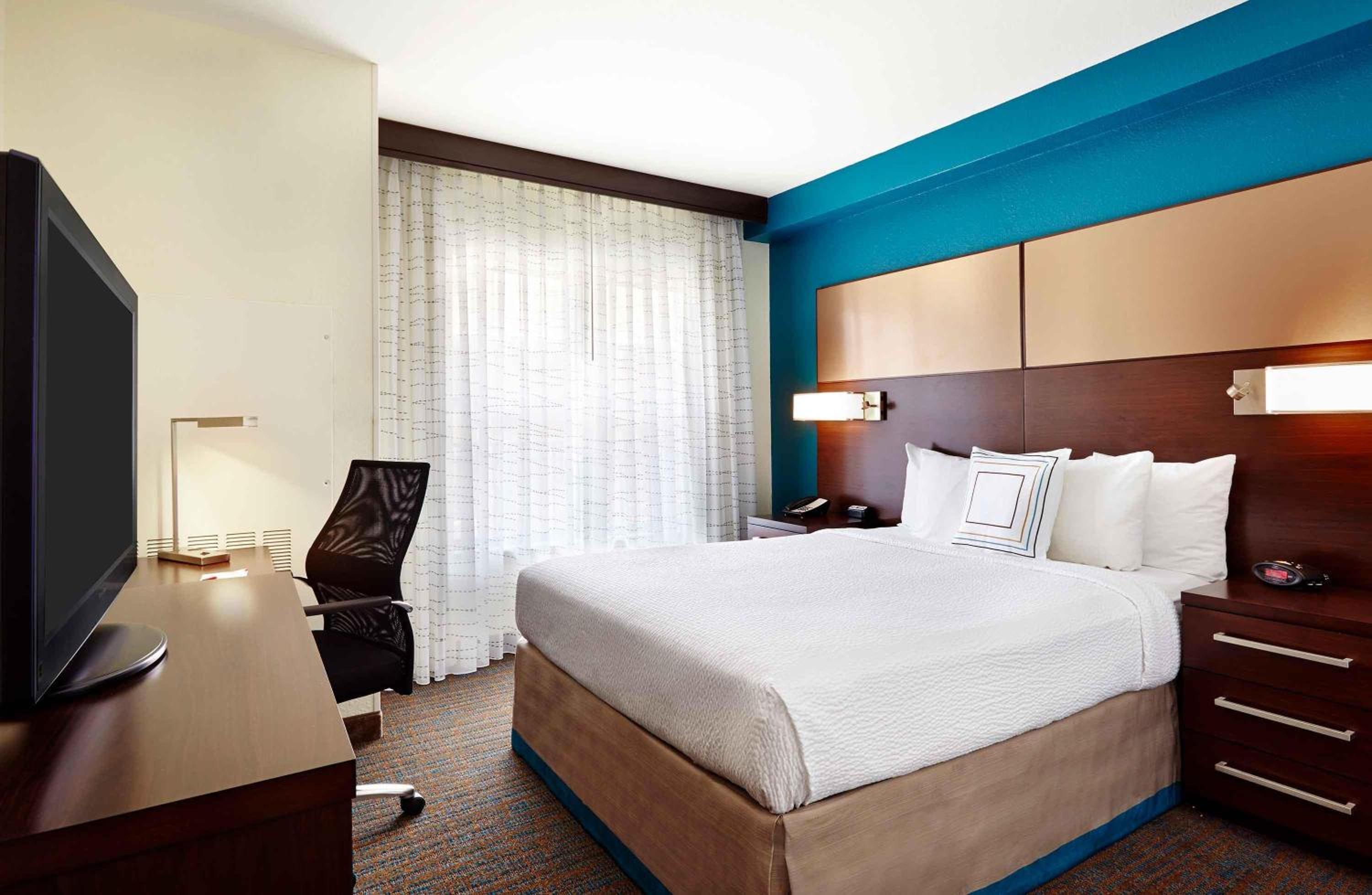 One-Bedroom Suite 2 Queen Beds - Photo 3