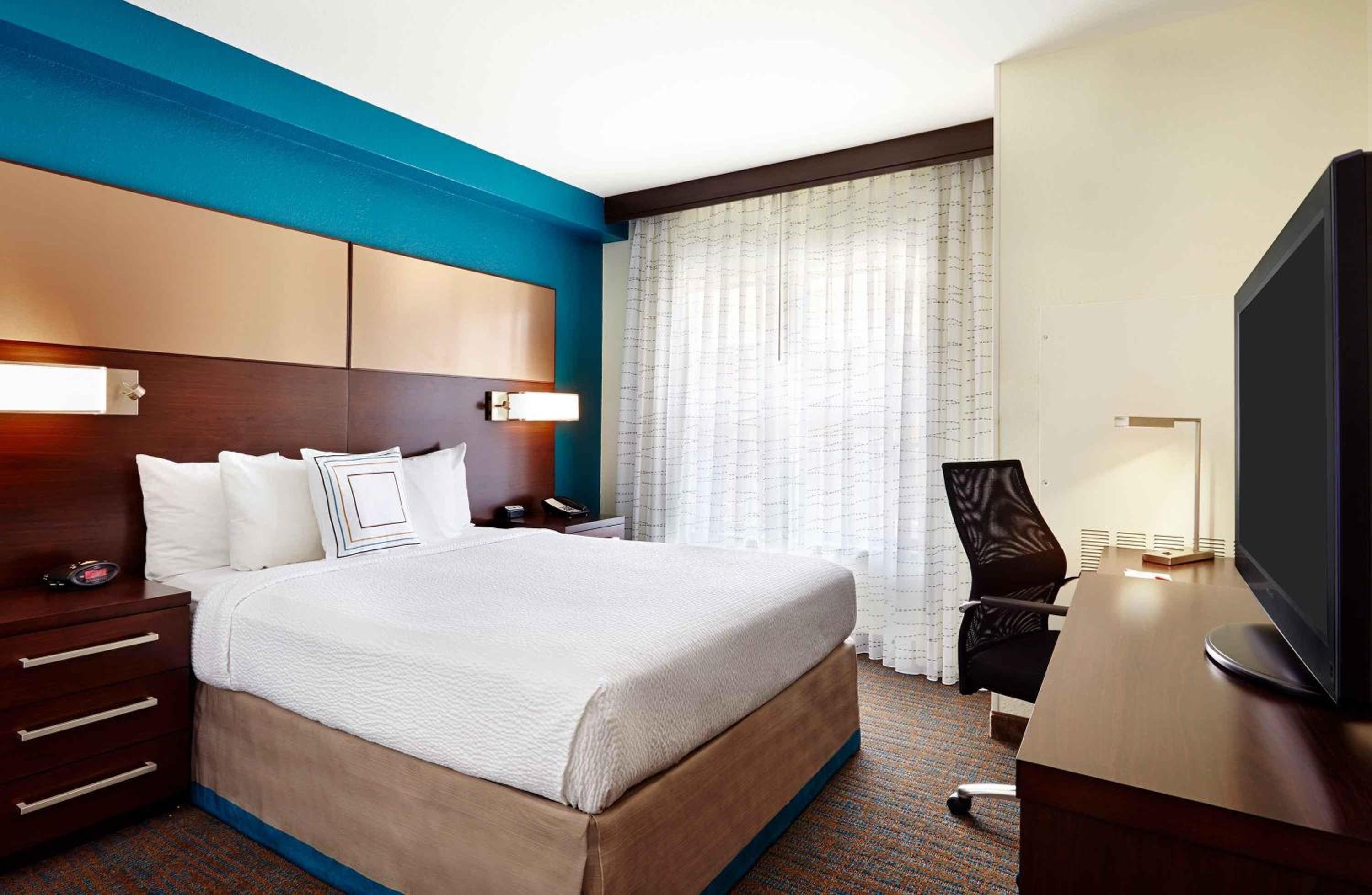 One-Bedroom Suite 2 Queen Beds - Photo 6