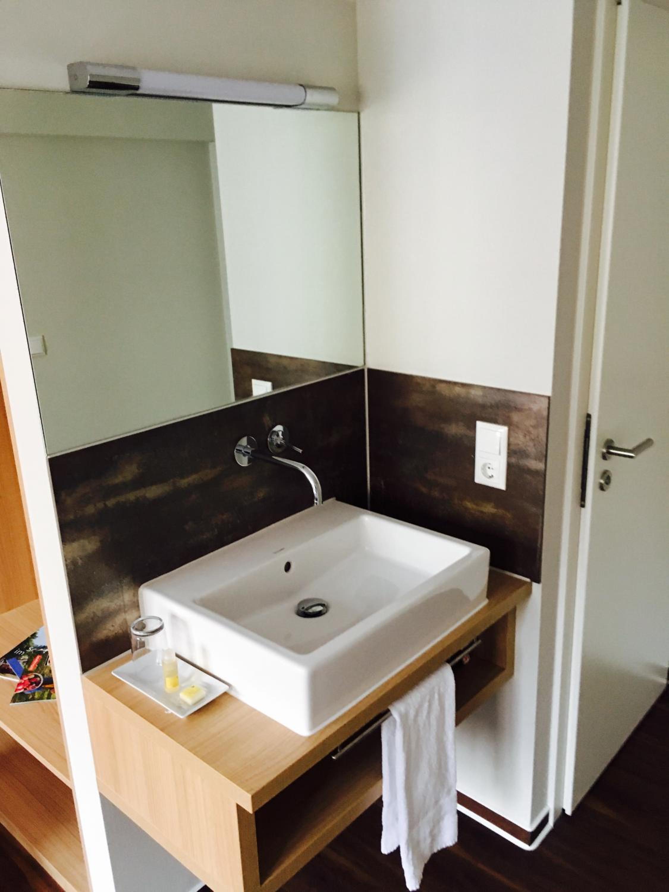 Single Room photo 2