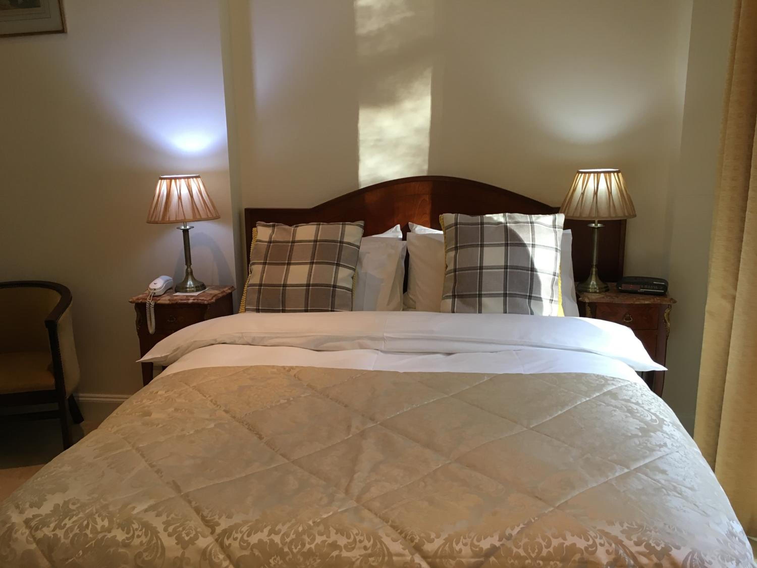 Double Room - Photo 5