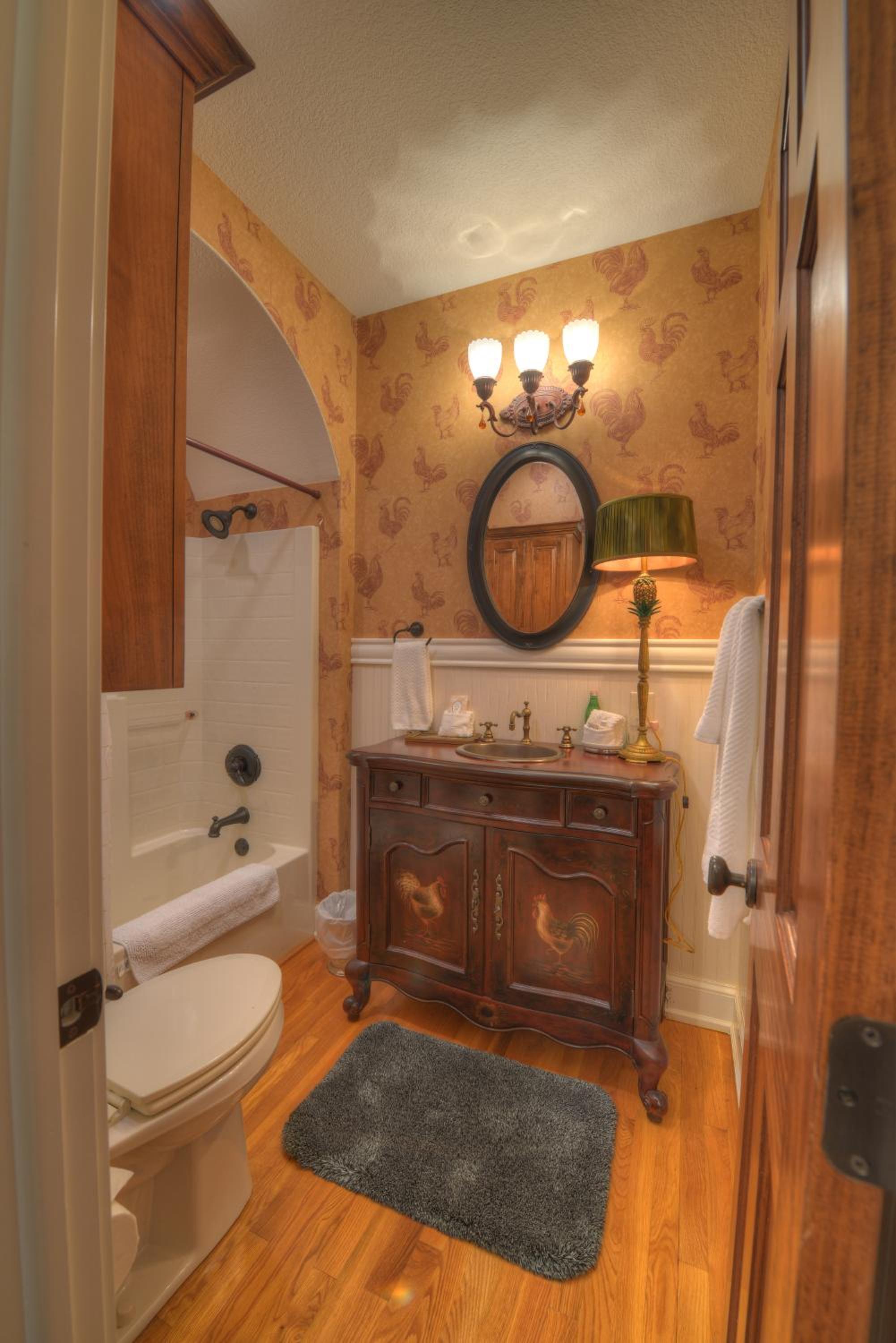 Deluxe Queen Room with Fireplace photo 2