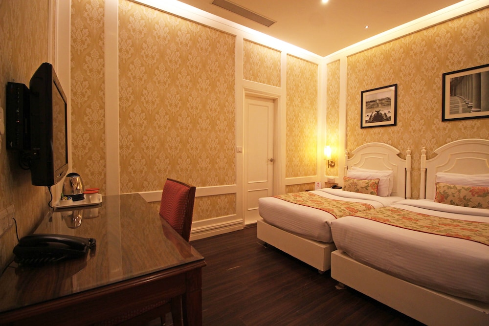 Deluxe Room - Photo 6