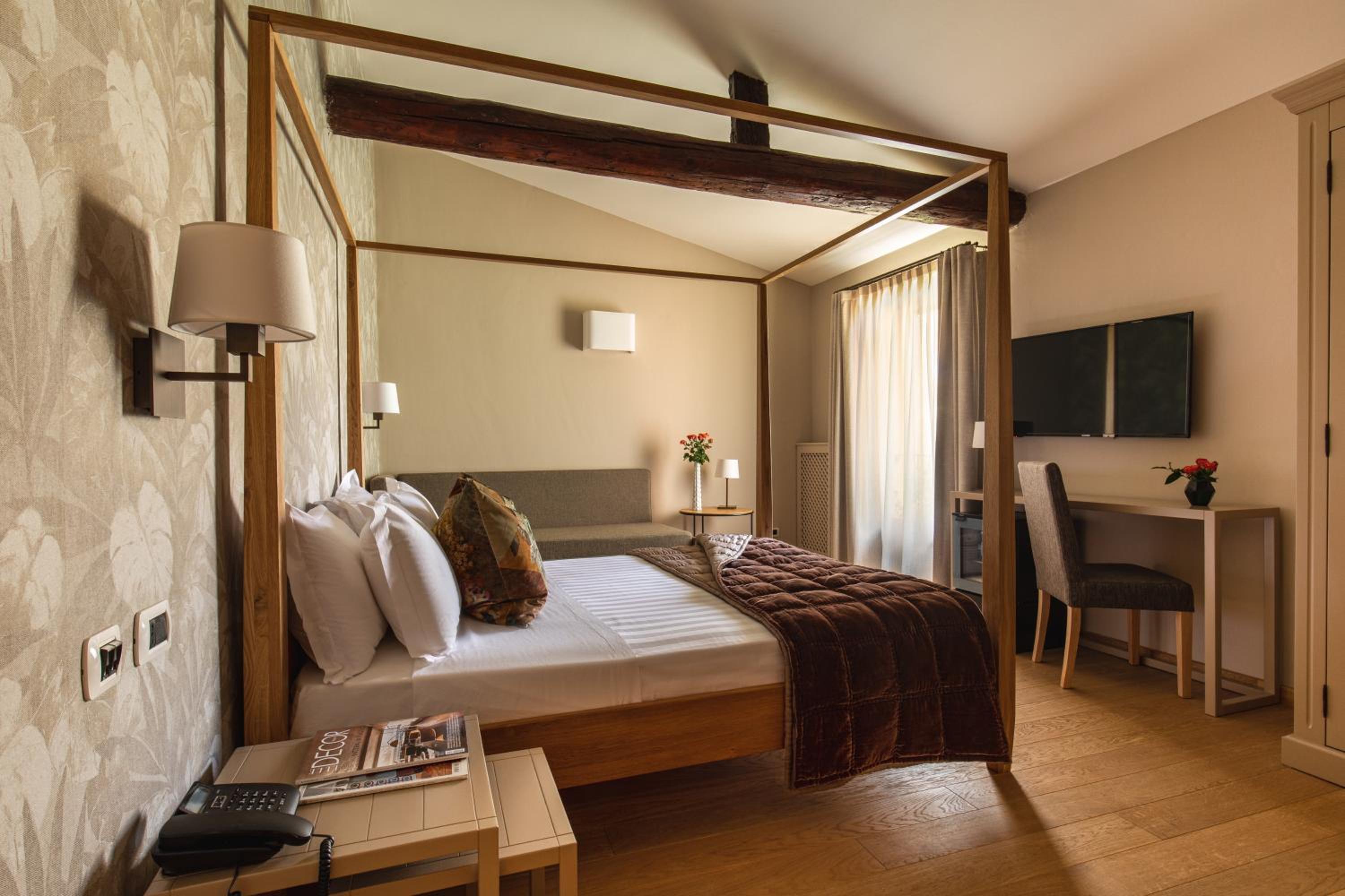Classic Quadruple Room