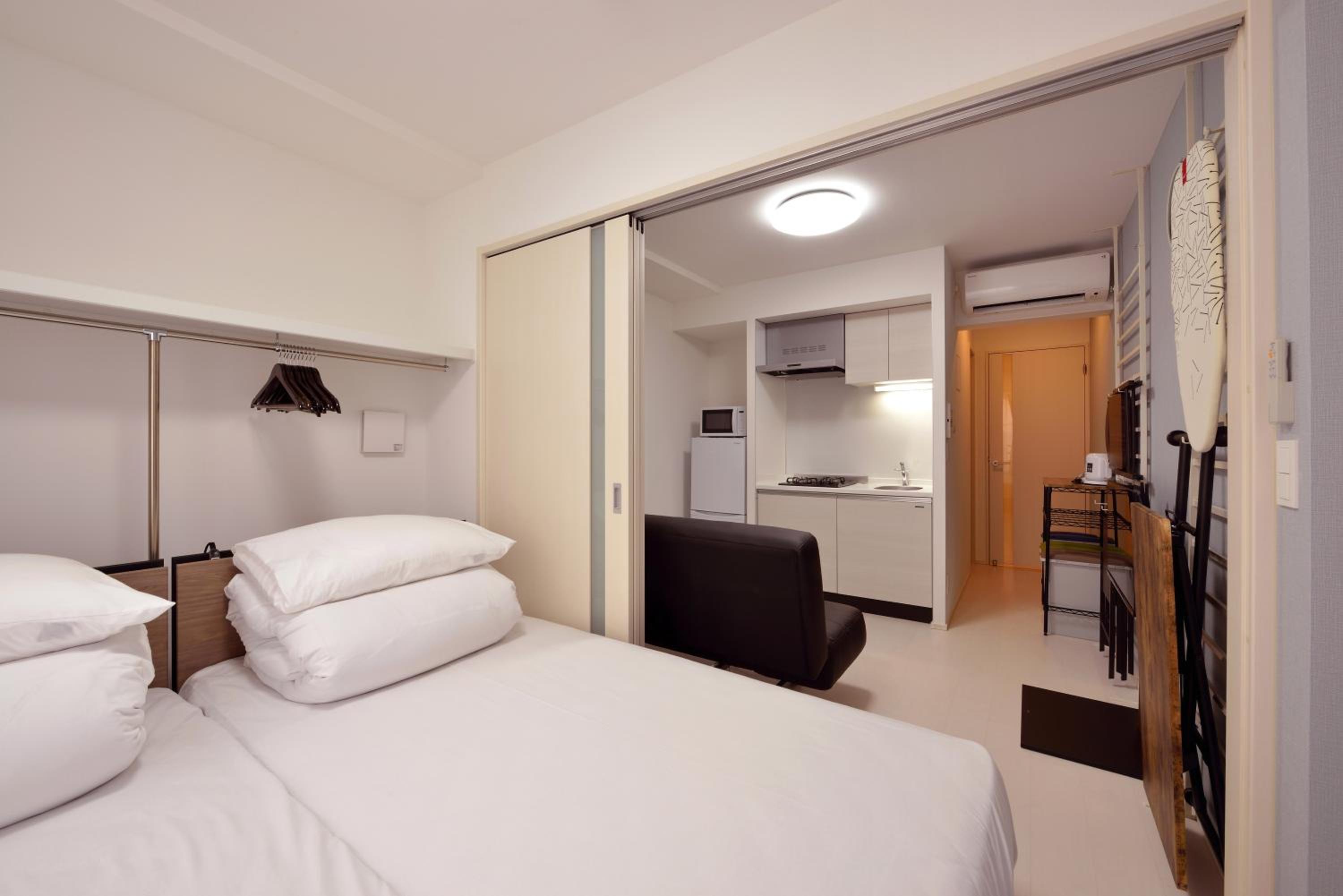 Twin Room with Bathroom photo 1