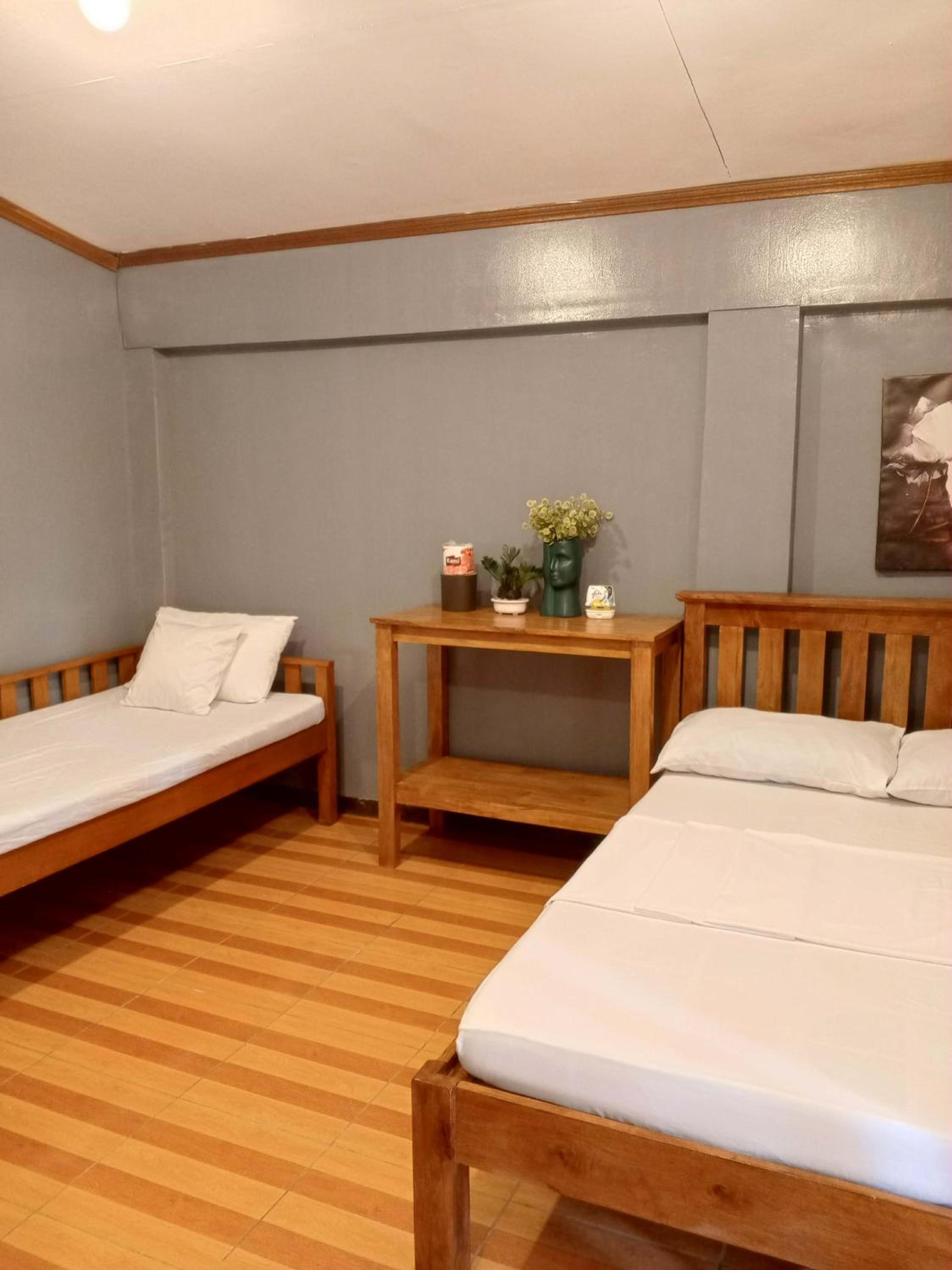 Basic Triple Room photo 3