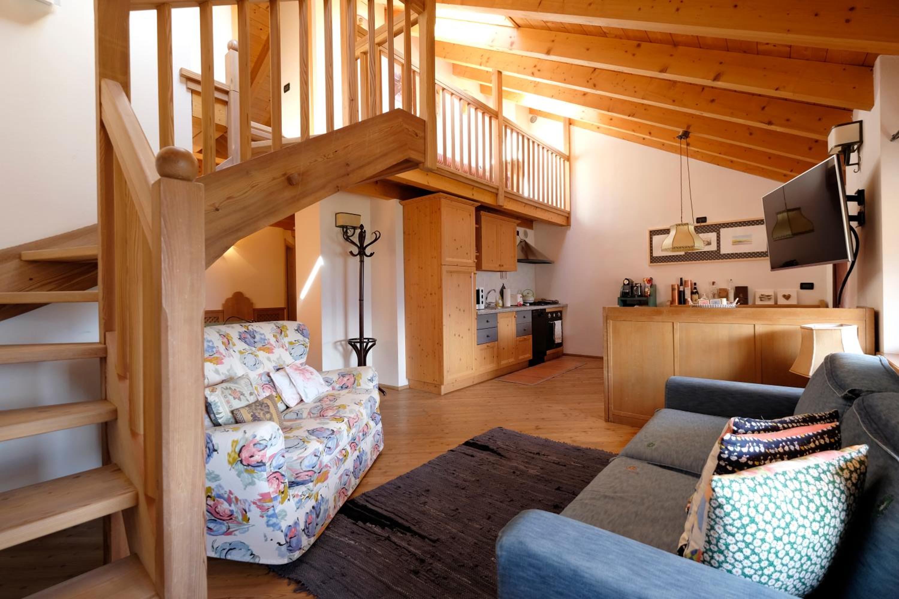 Maisonette photo 1