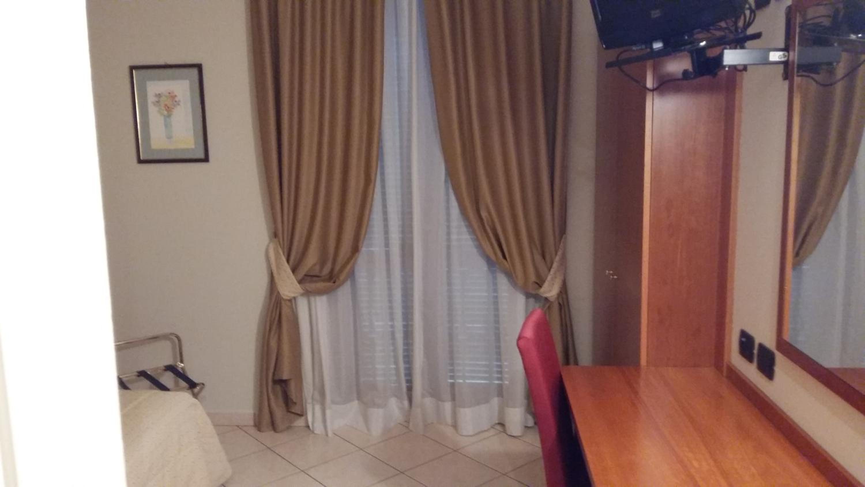 Single Room photo 3