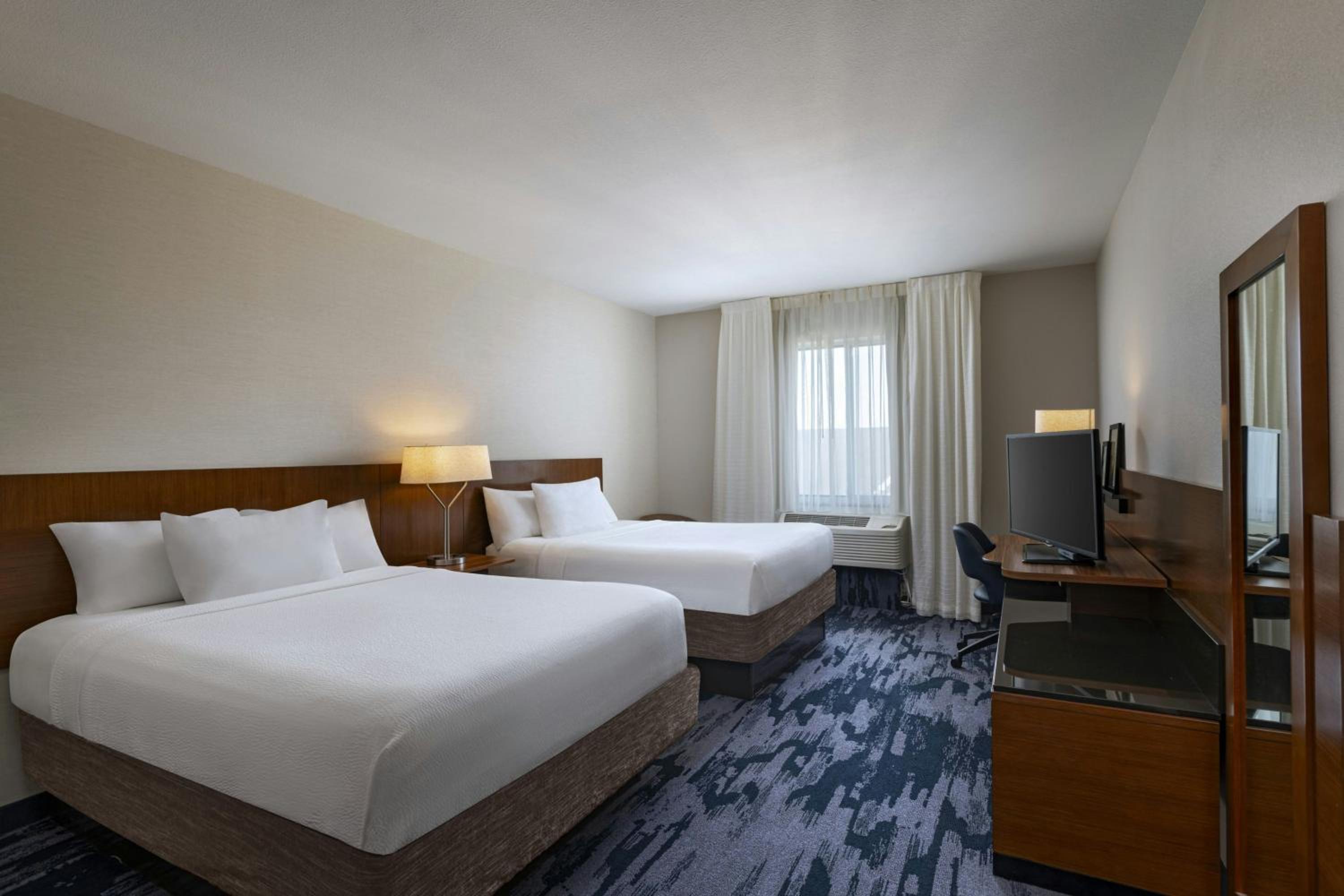 Queen Room with Two Queen Beds and Bathtub - Mobility Access/Hearing Accessible photo 1