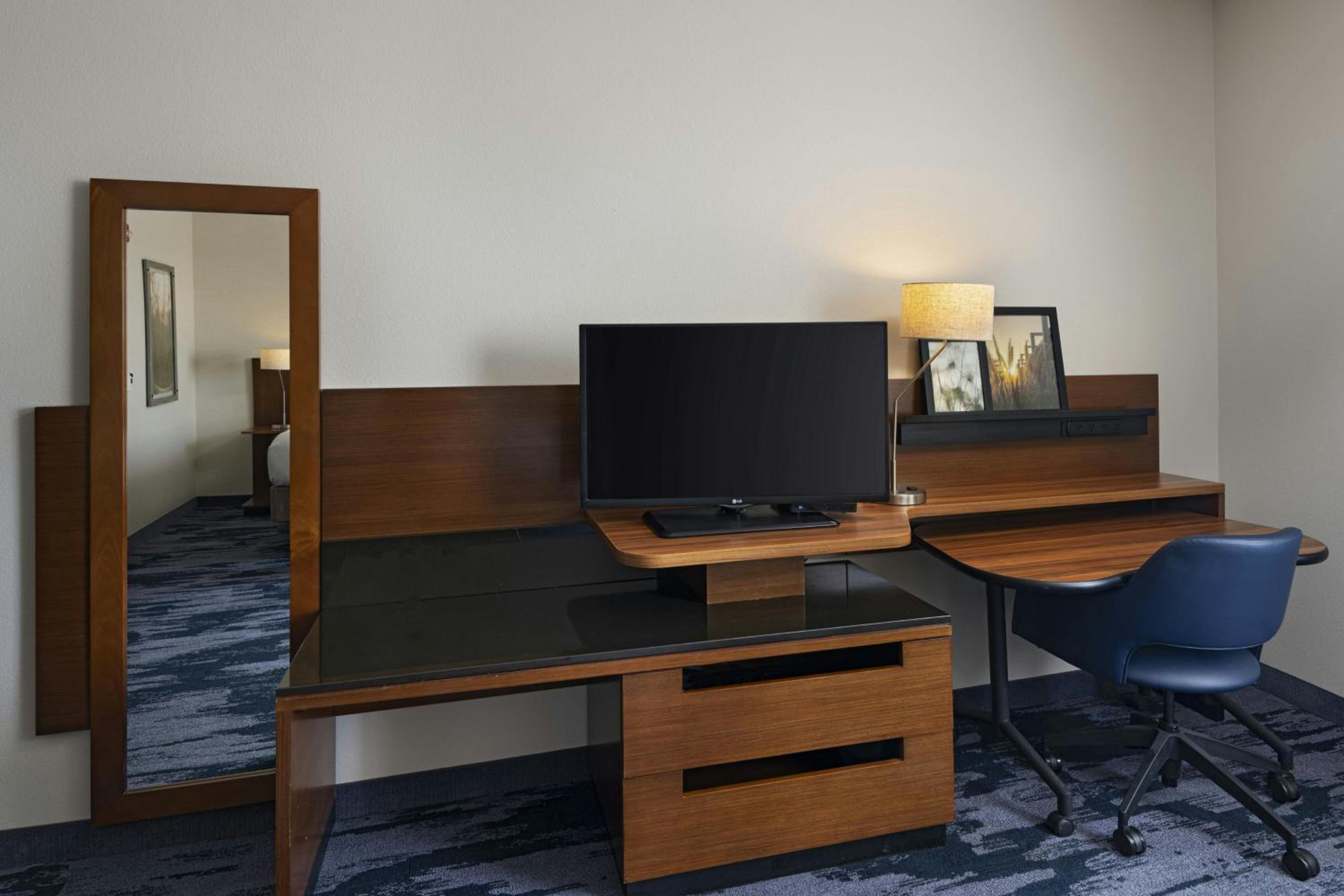 King Suite with Sofa Bed photo 2