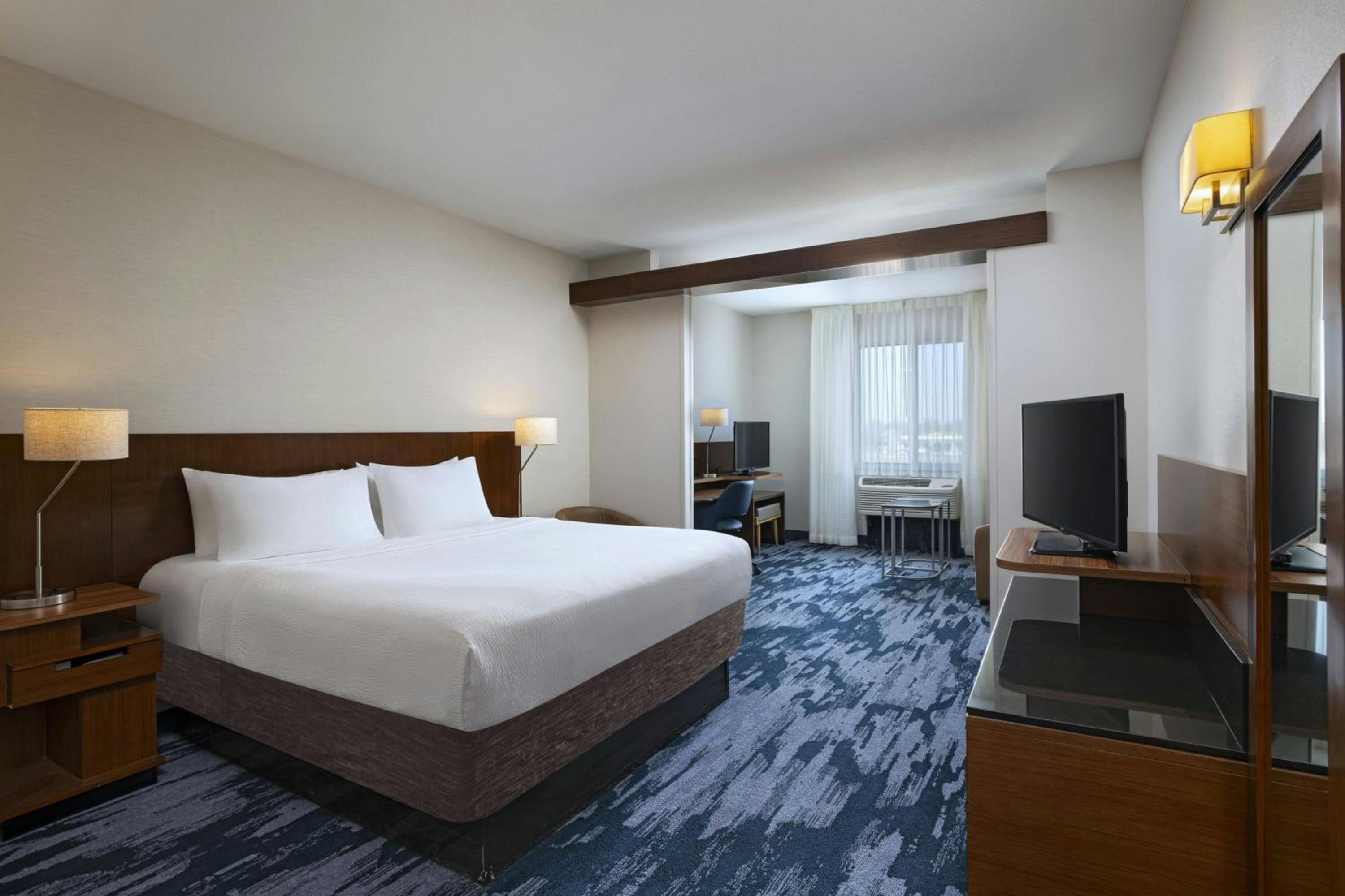 King Suite with Sofa Bed photo 3
