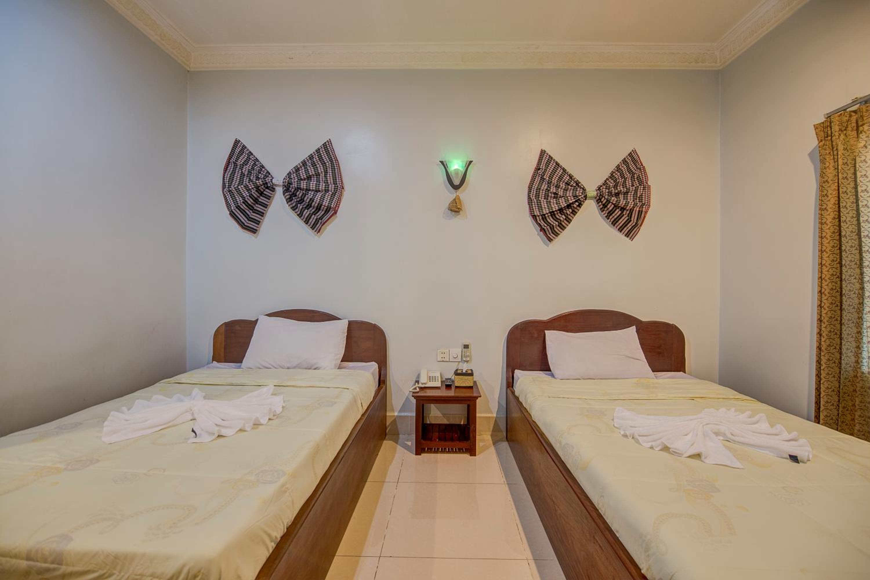 Standard Twin Room - Photo 1