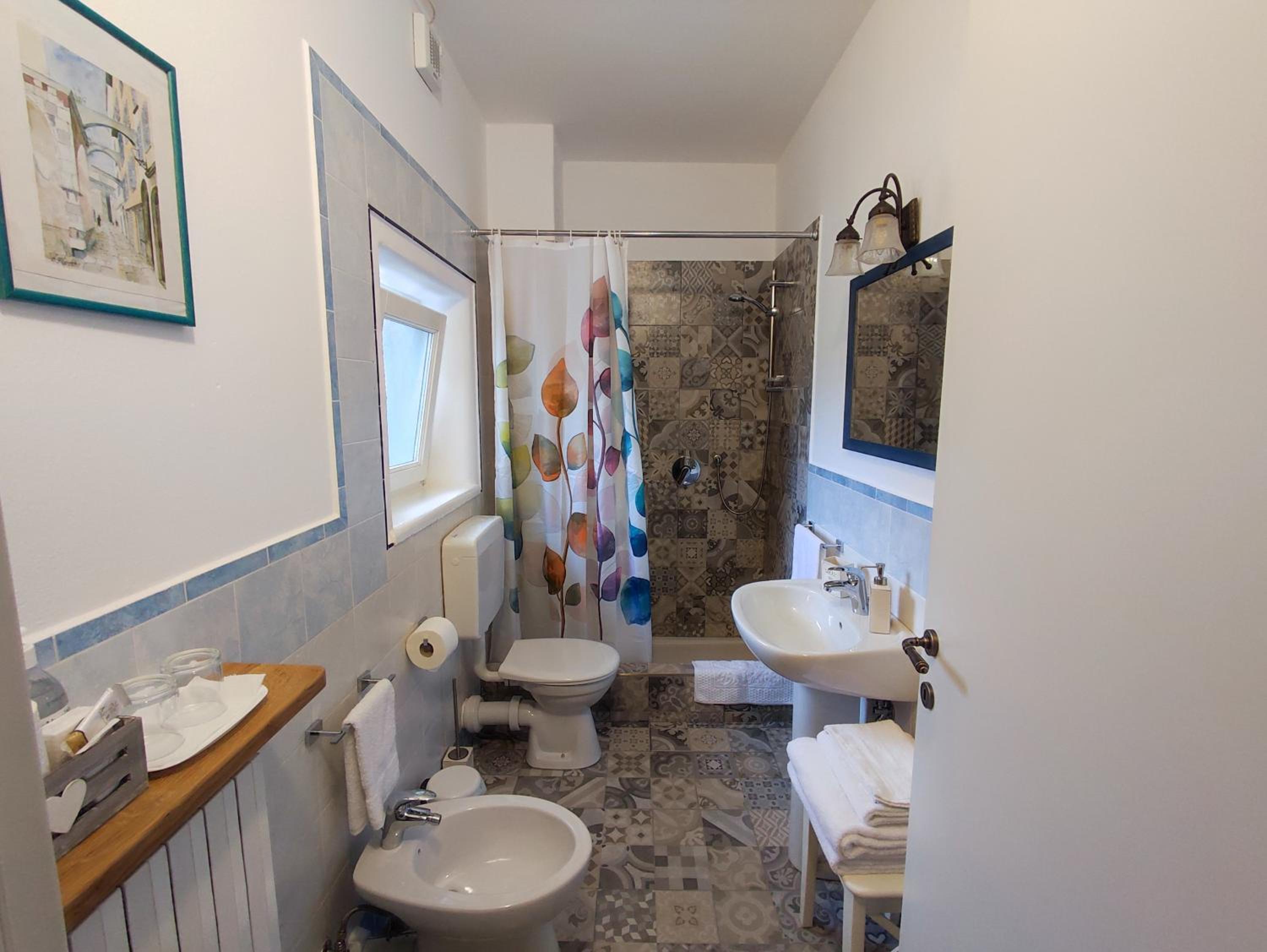 Deluxe Double Room with Bath photo 3