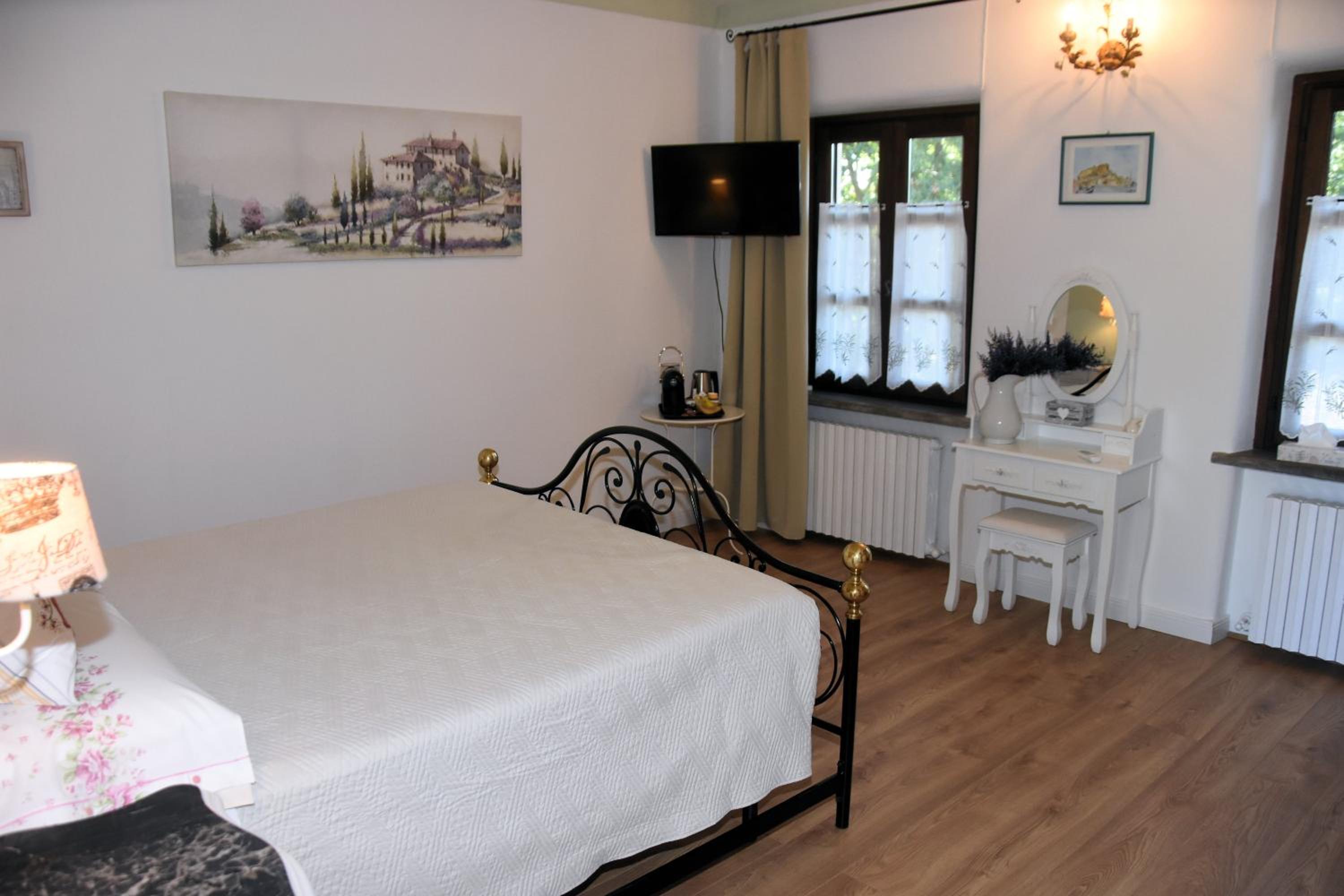 Deluxe Double Room with Bath photo 2