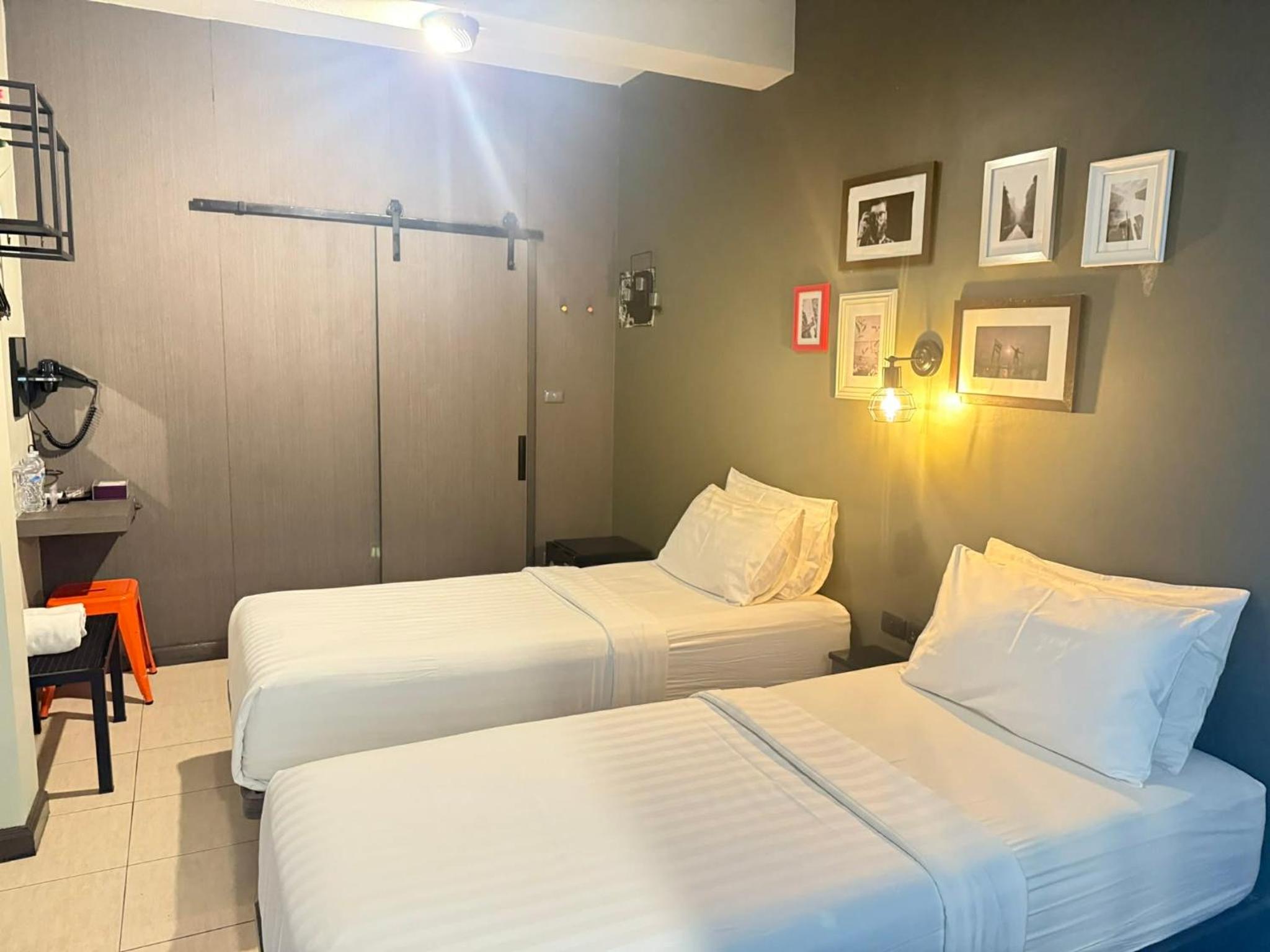 Twin Room with Private Bathroom