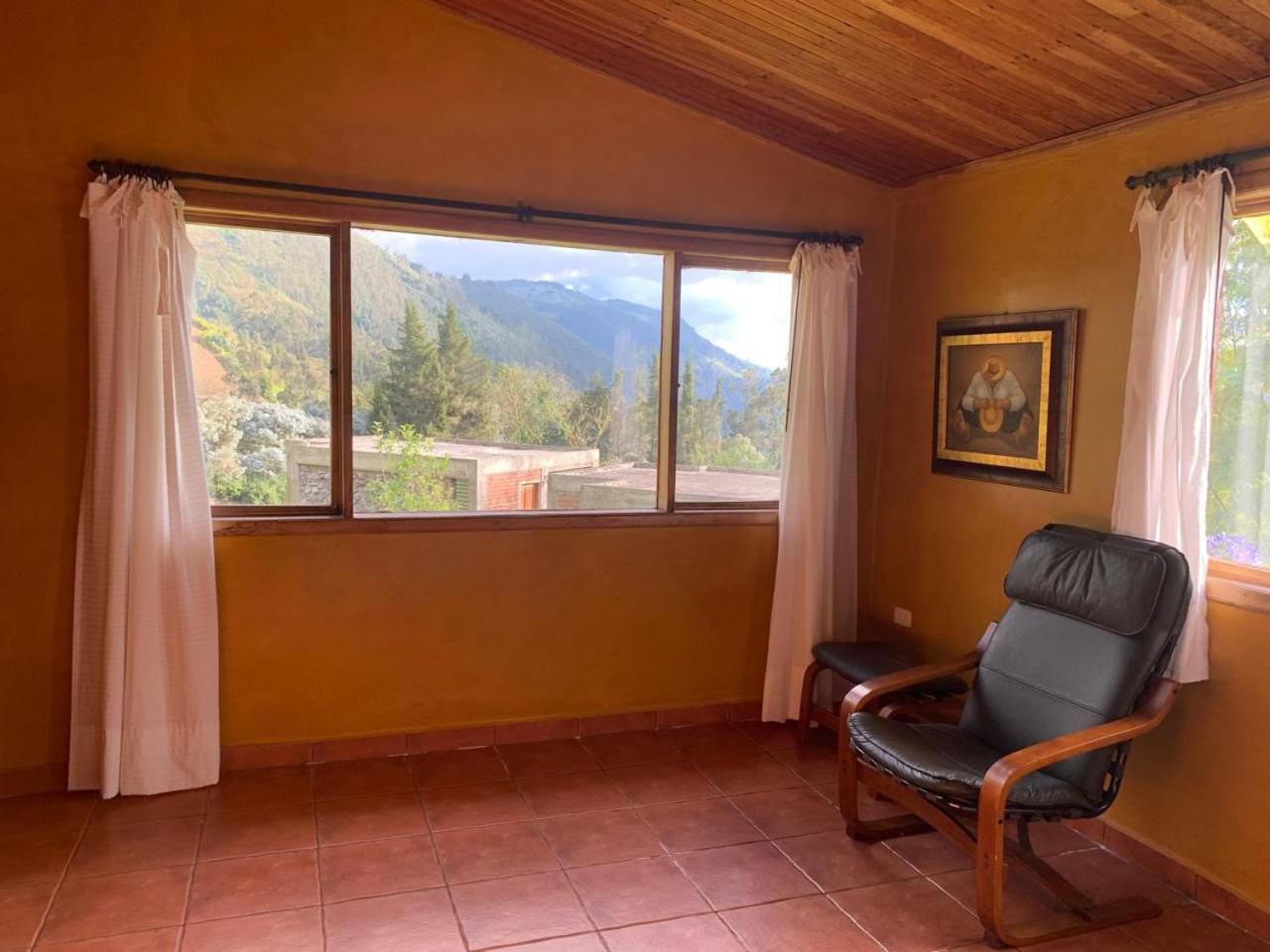 Standard Single Room with Mountain View photo 2