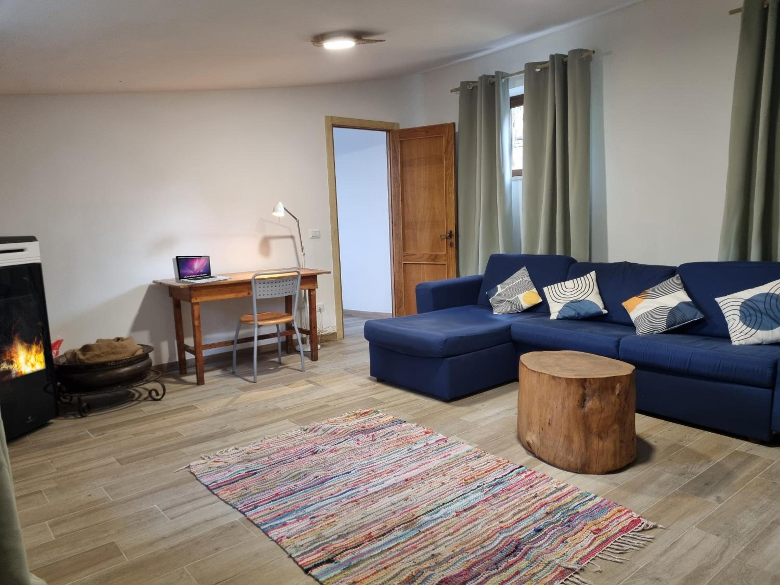 One-Bedroom House photo 1