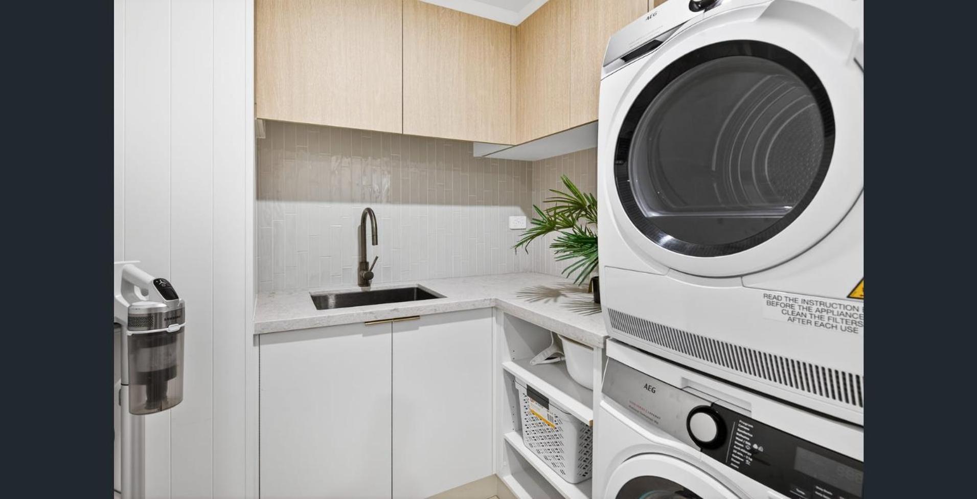 Two-Bedroom Deluxe Apartment