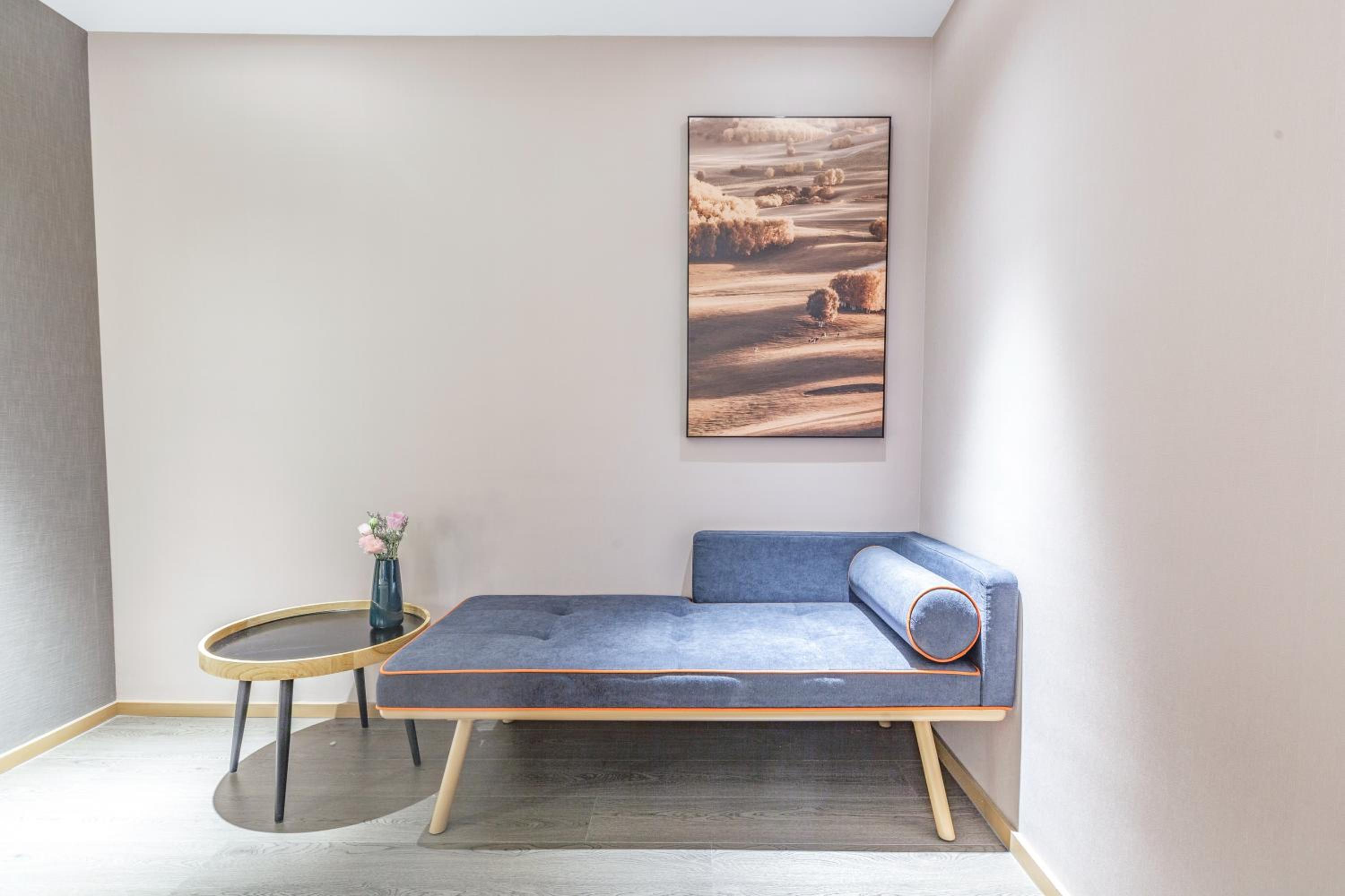 Elegant Double Room photo 3