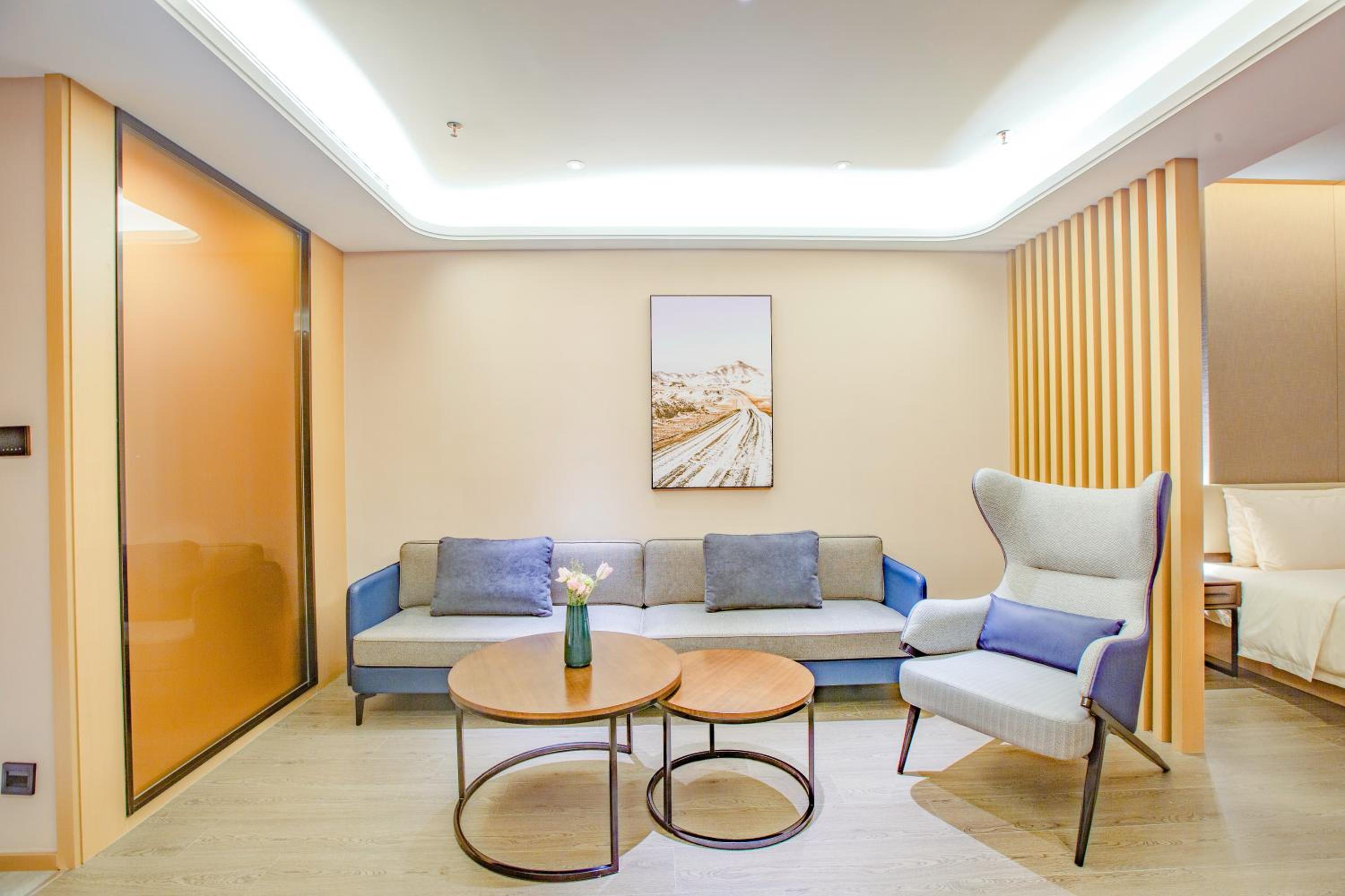 Jimu Family Room photo 2