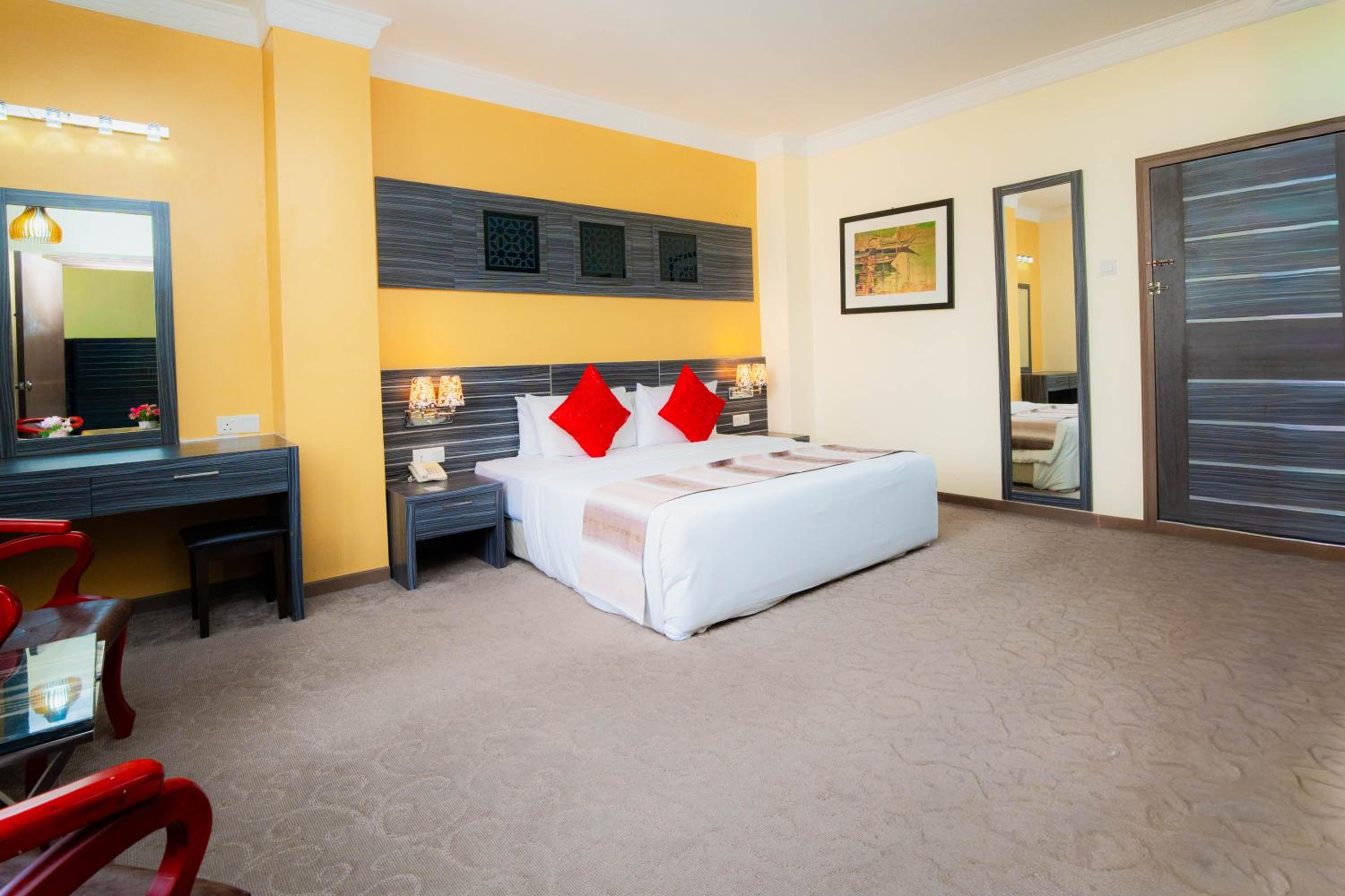 Deluxe Suite photo 3