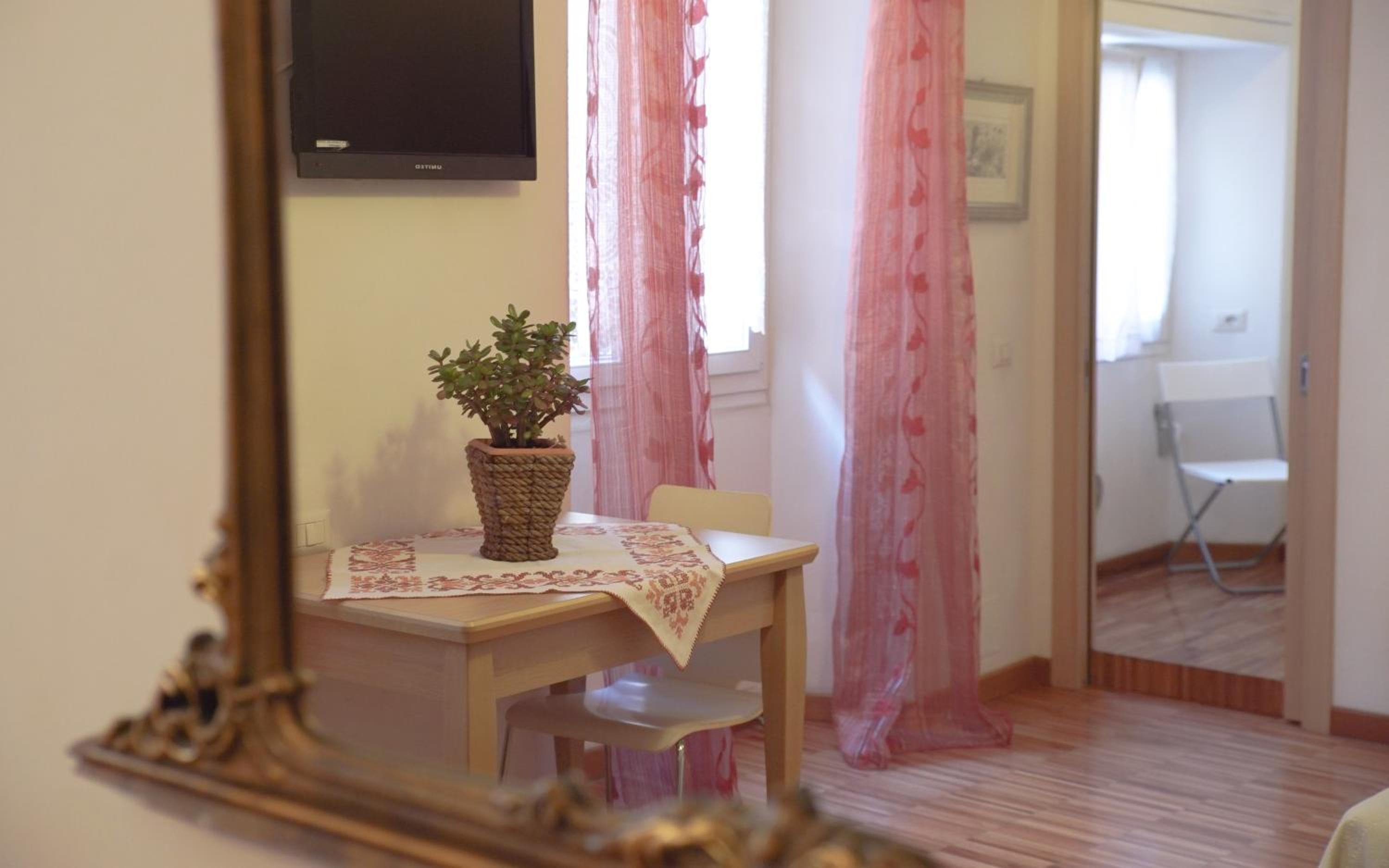 Deluxe Studio