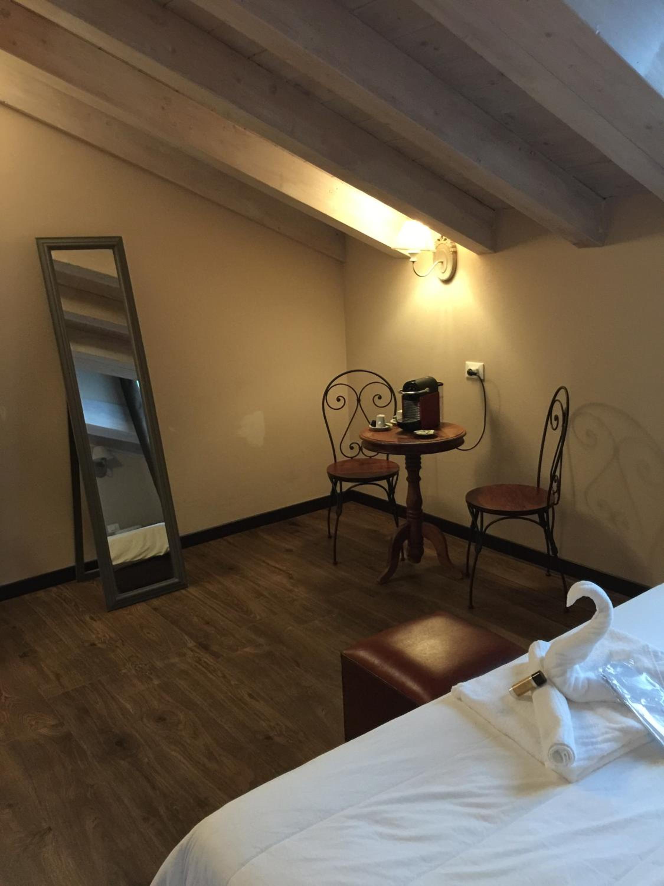 Deluxe Queen Room