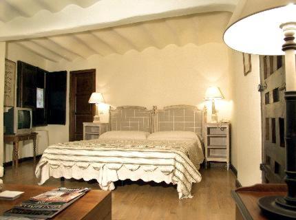 Deluxe Double Room with Balcony - Photo 1