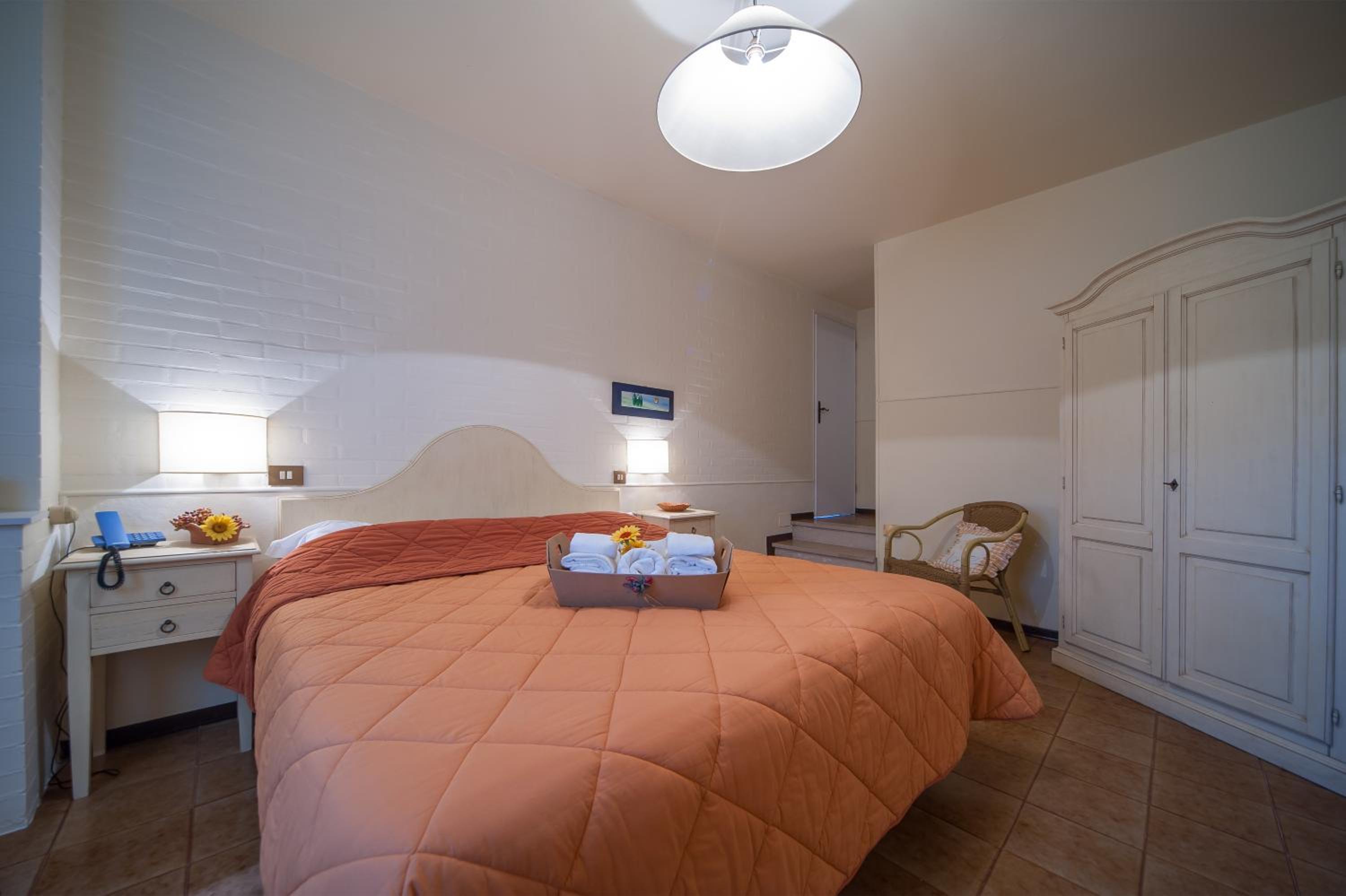 Standard Double Or Twin Room - Photo 2