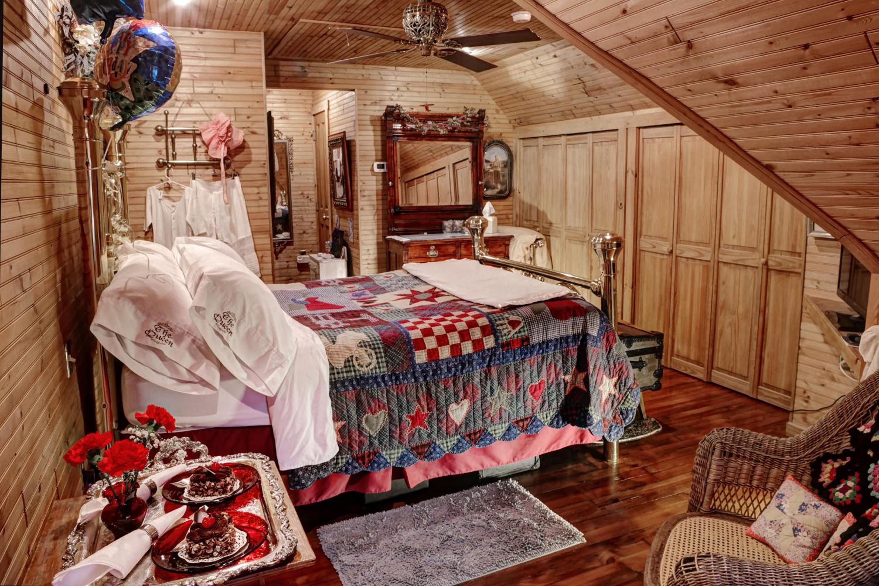 Nanny's Attic photo 2