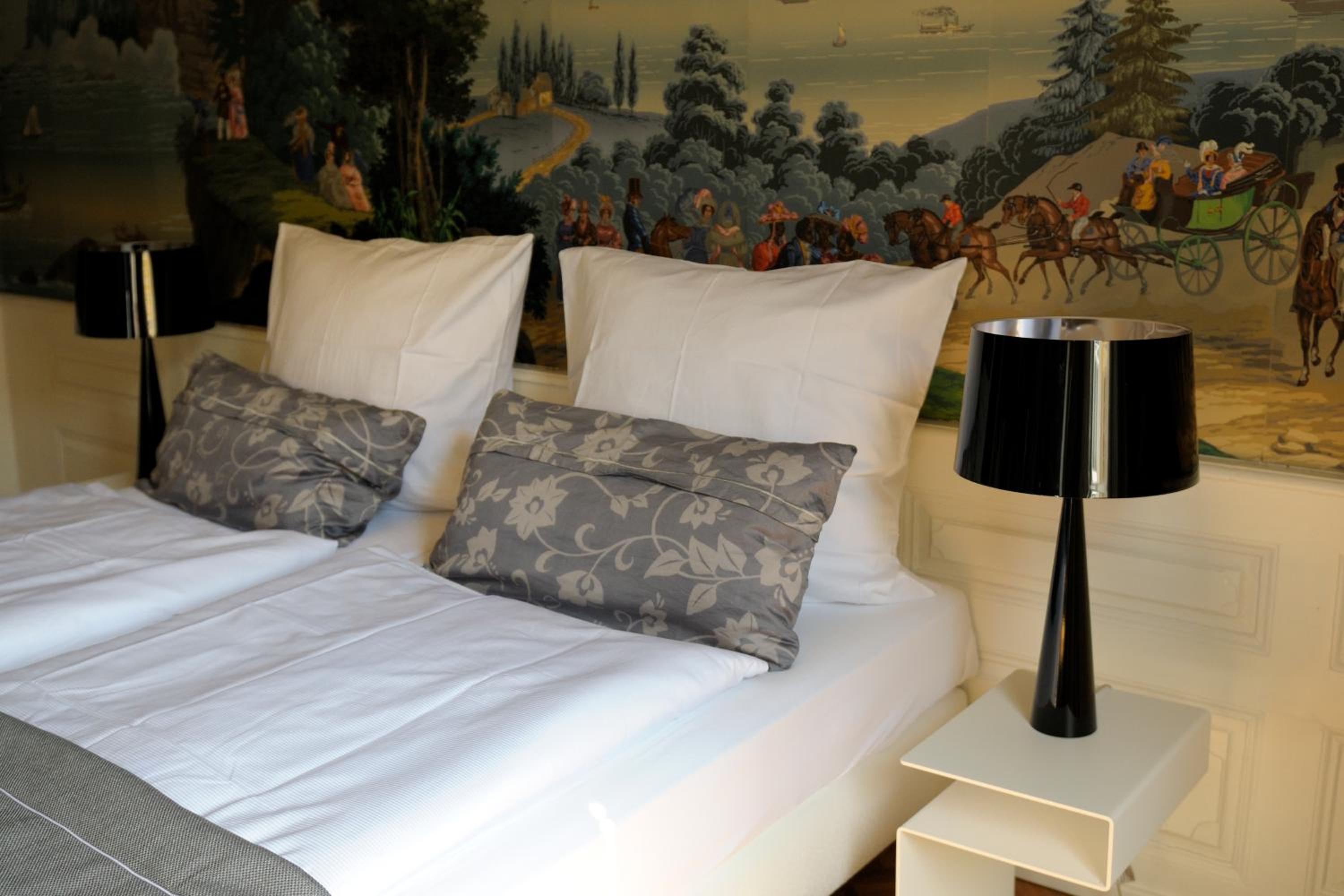 Deluxe Suite - Photo 12