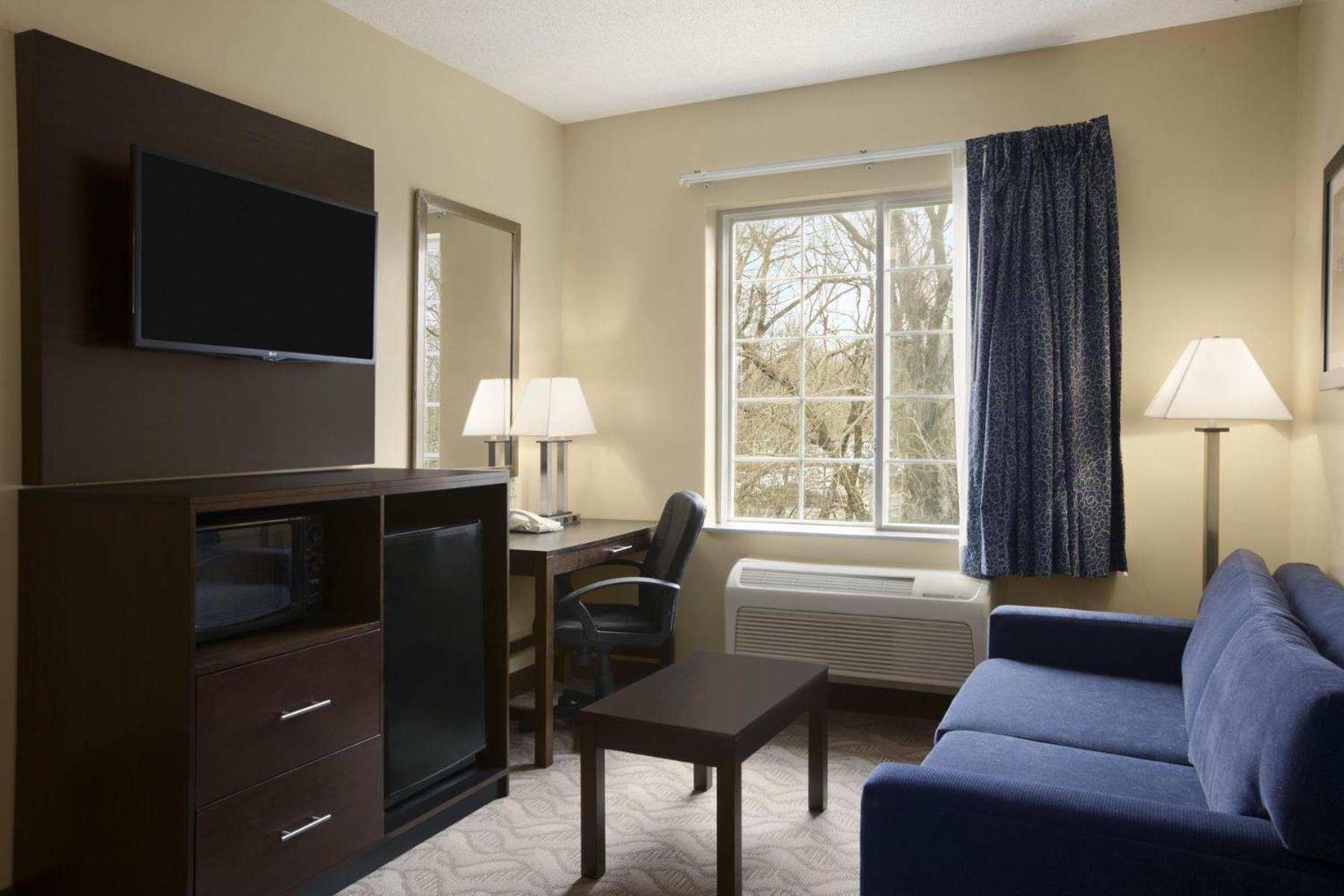Studio Suite with Two Queen Beds - Non-Smoking - Photo 4