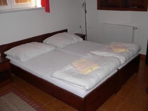 Standard Triple Room (no pets) photo 2