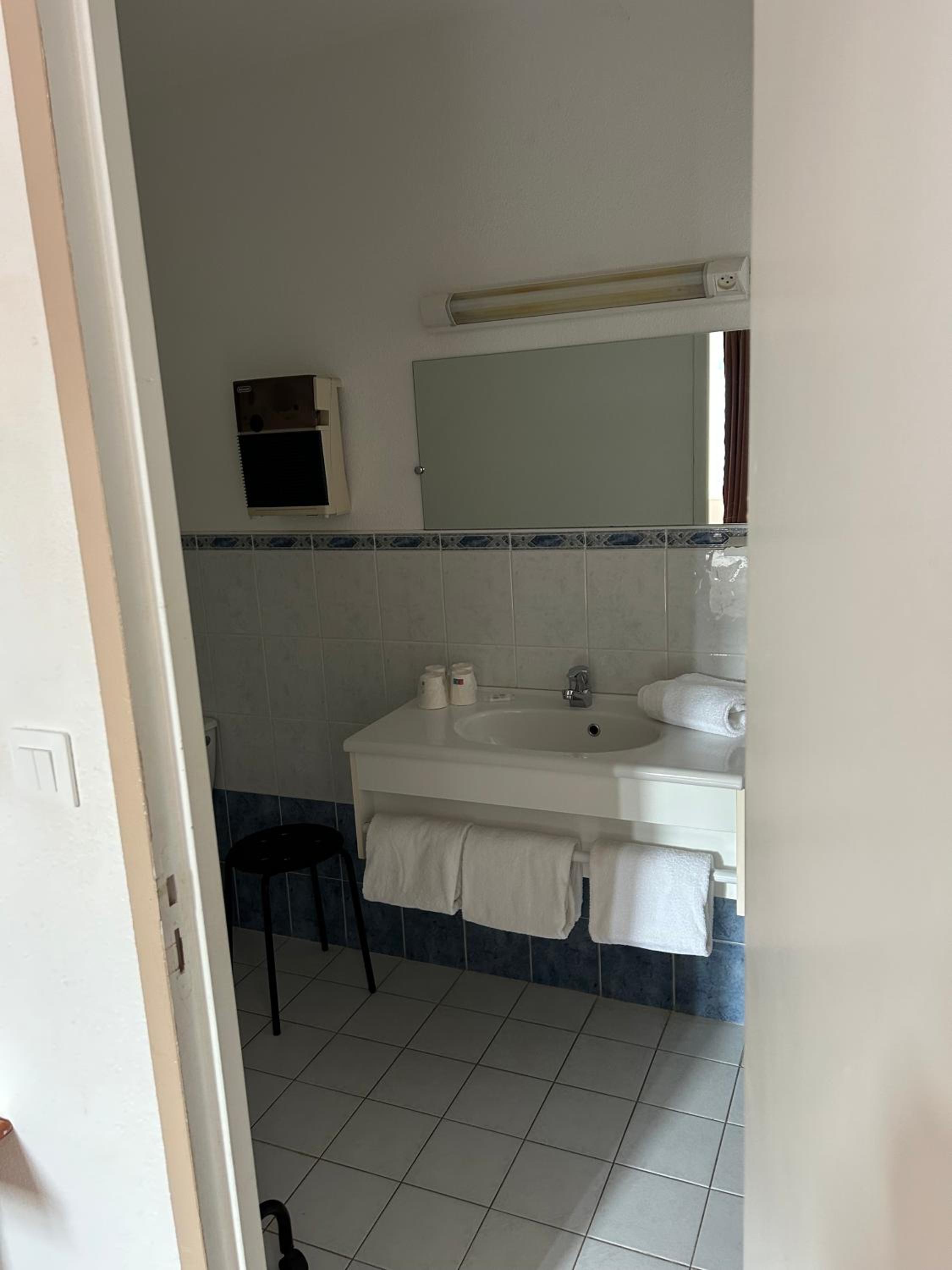 Twin Room with City View photo 1