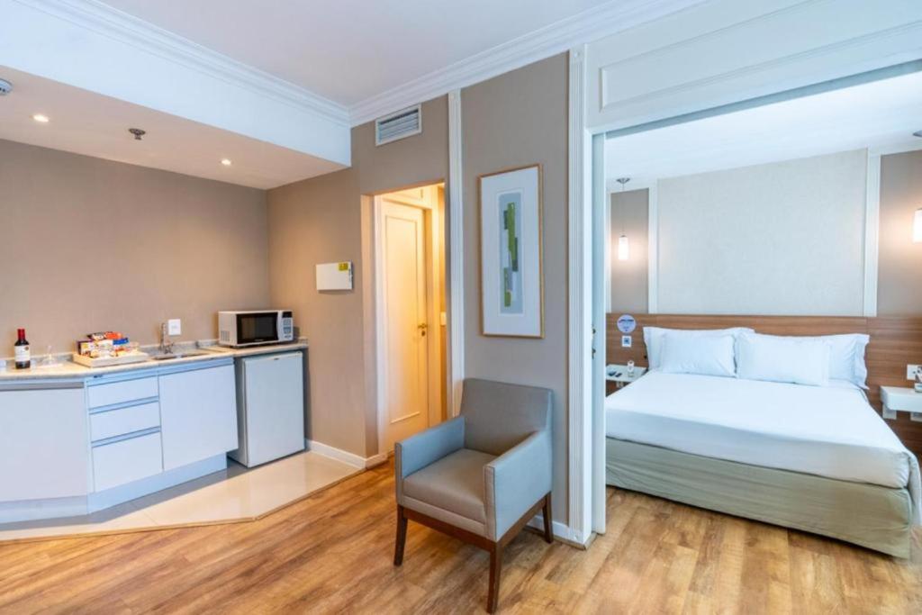 Luxo PcD - 1 Cama Casal