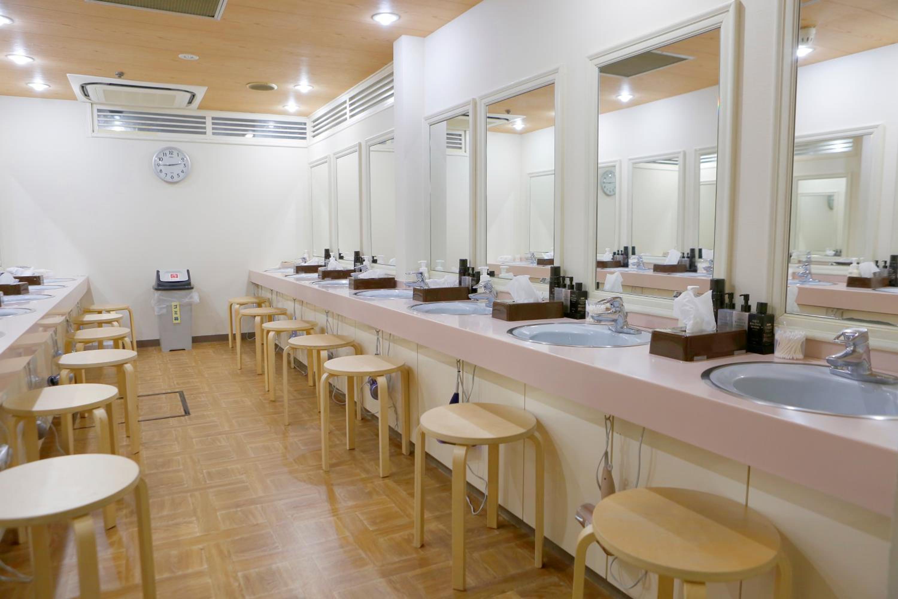 Two Capsule Rooms for Male - Non-Smoking - Photo 7