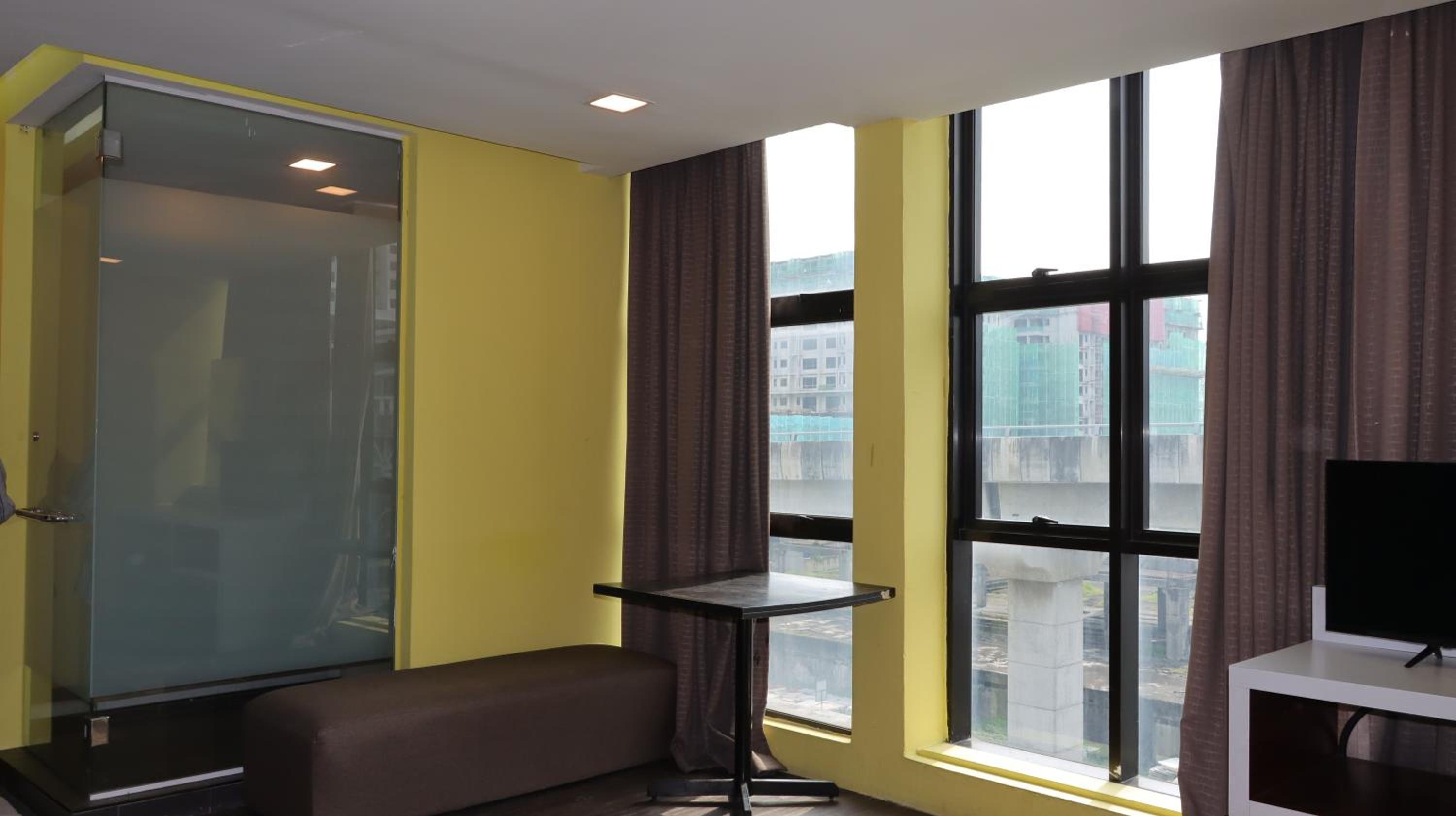 Deluxe Queen Room - Photo 1