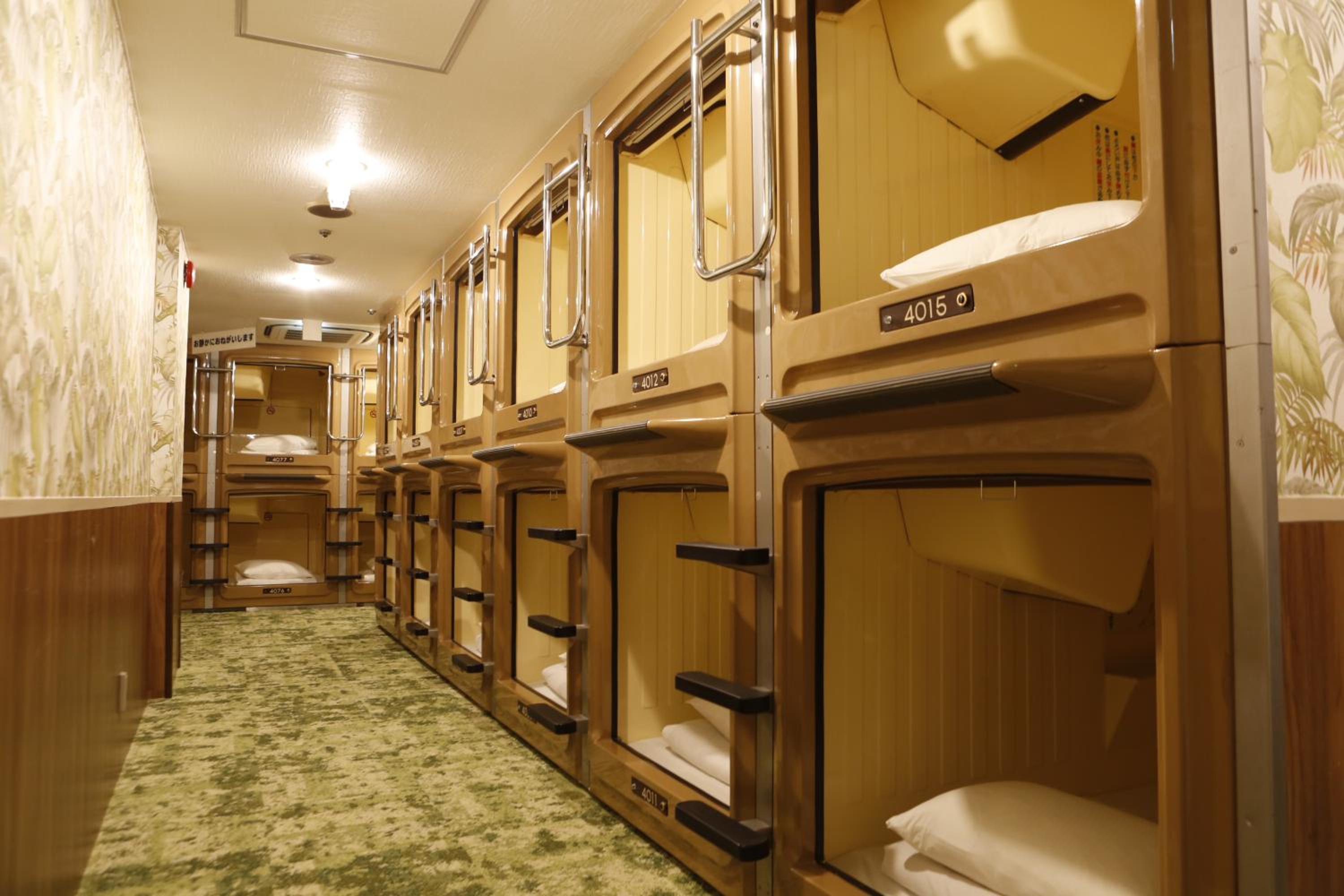 Two Capsule Rooms for Male - Non-Smoking - Photo 4