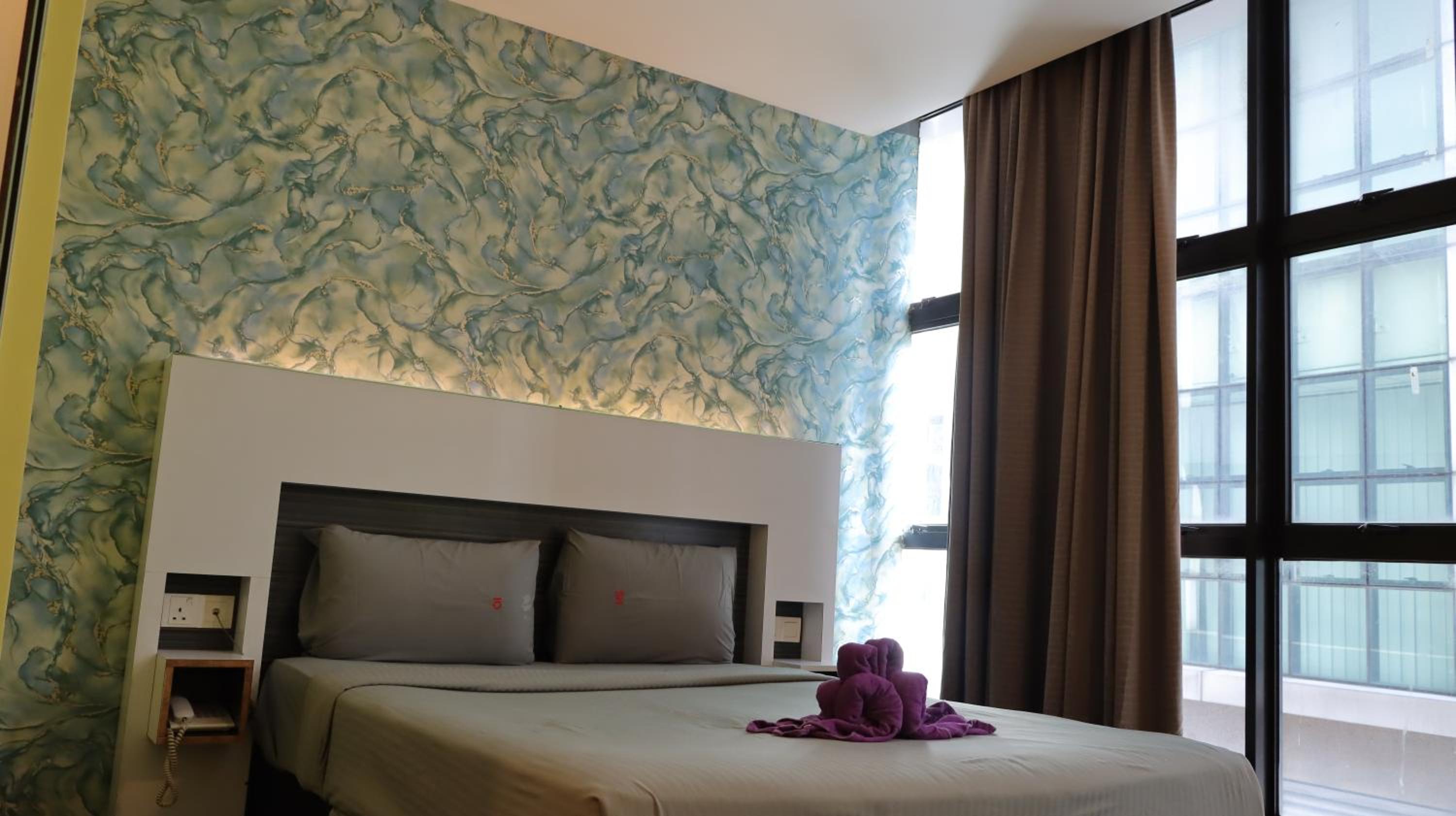 Queen Room - Photo 7