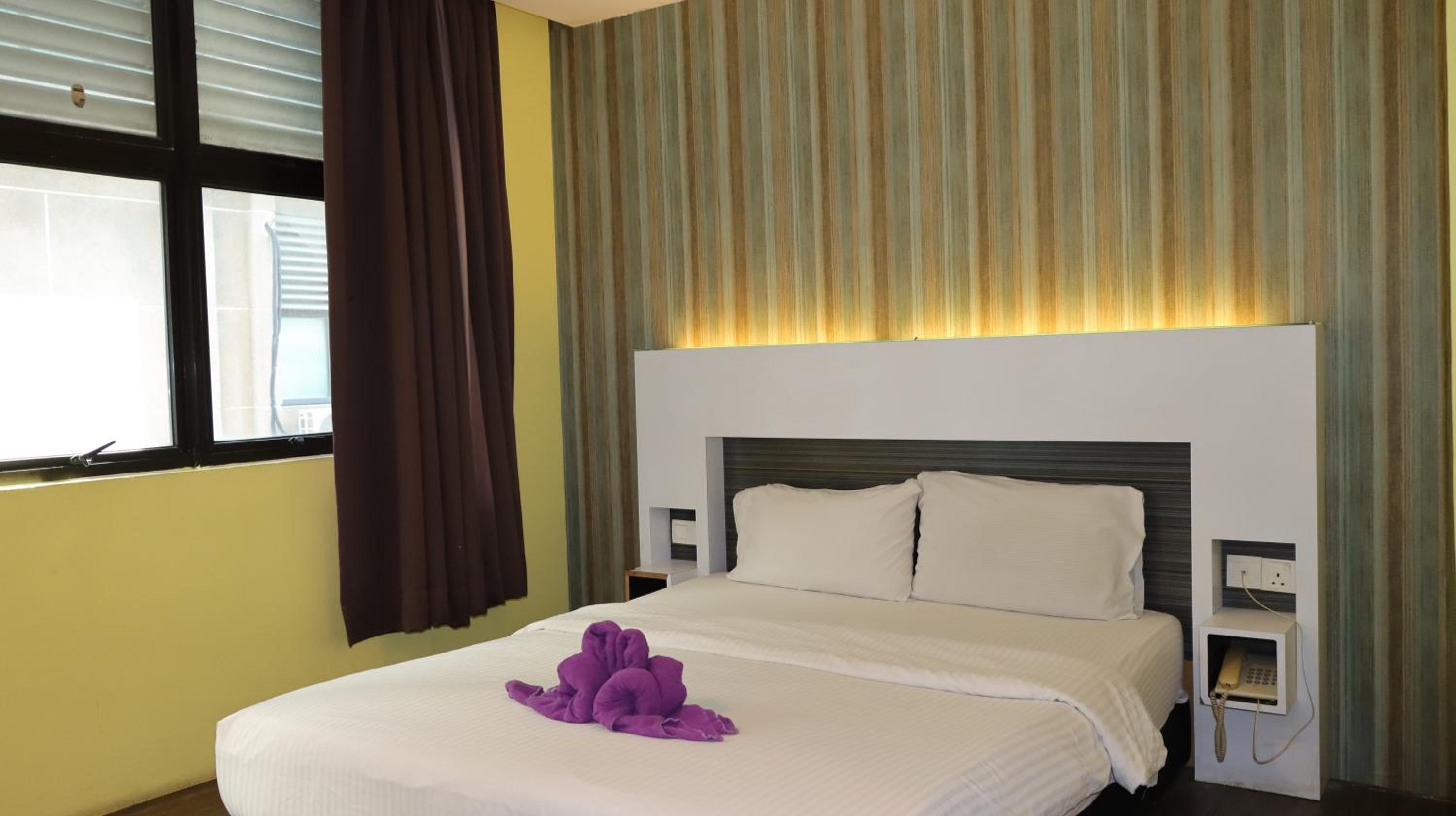 Queen Room - Photo 1