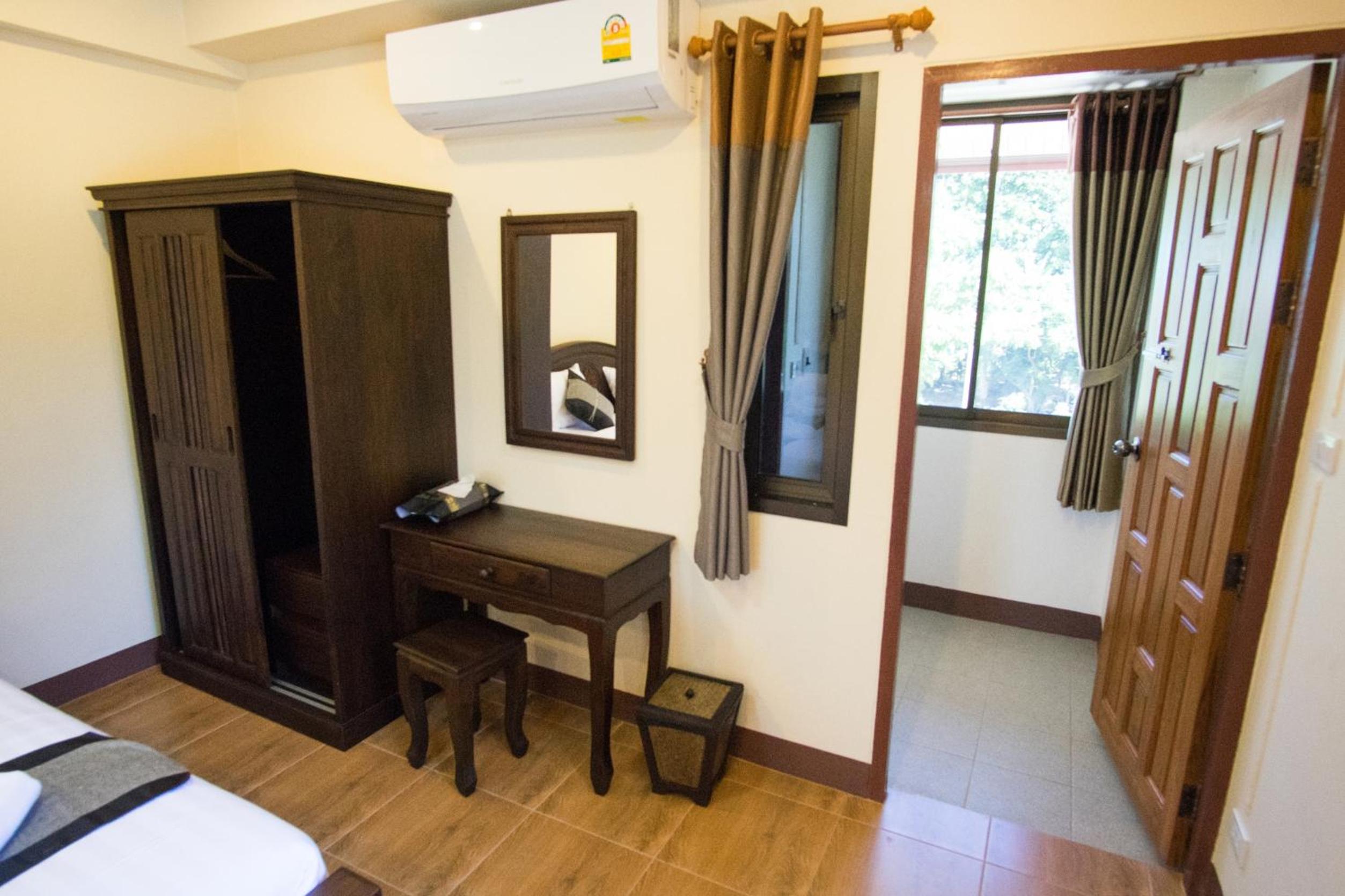 Standard Twin Room photo 2