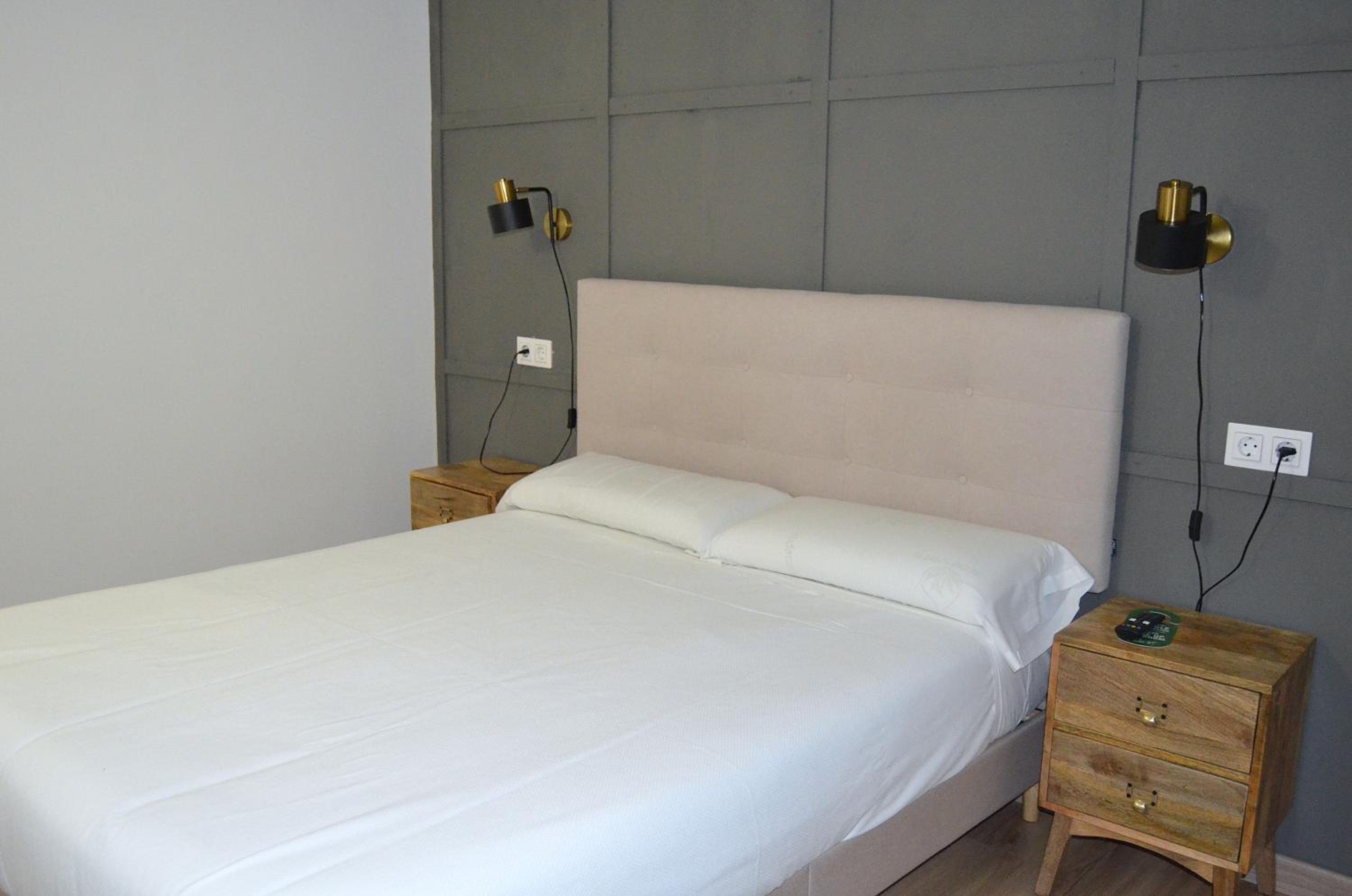 Deluxe Double Room - Photo 8