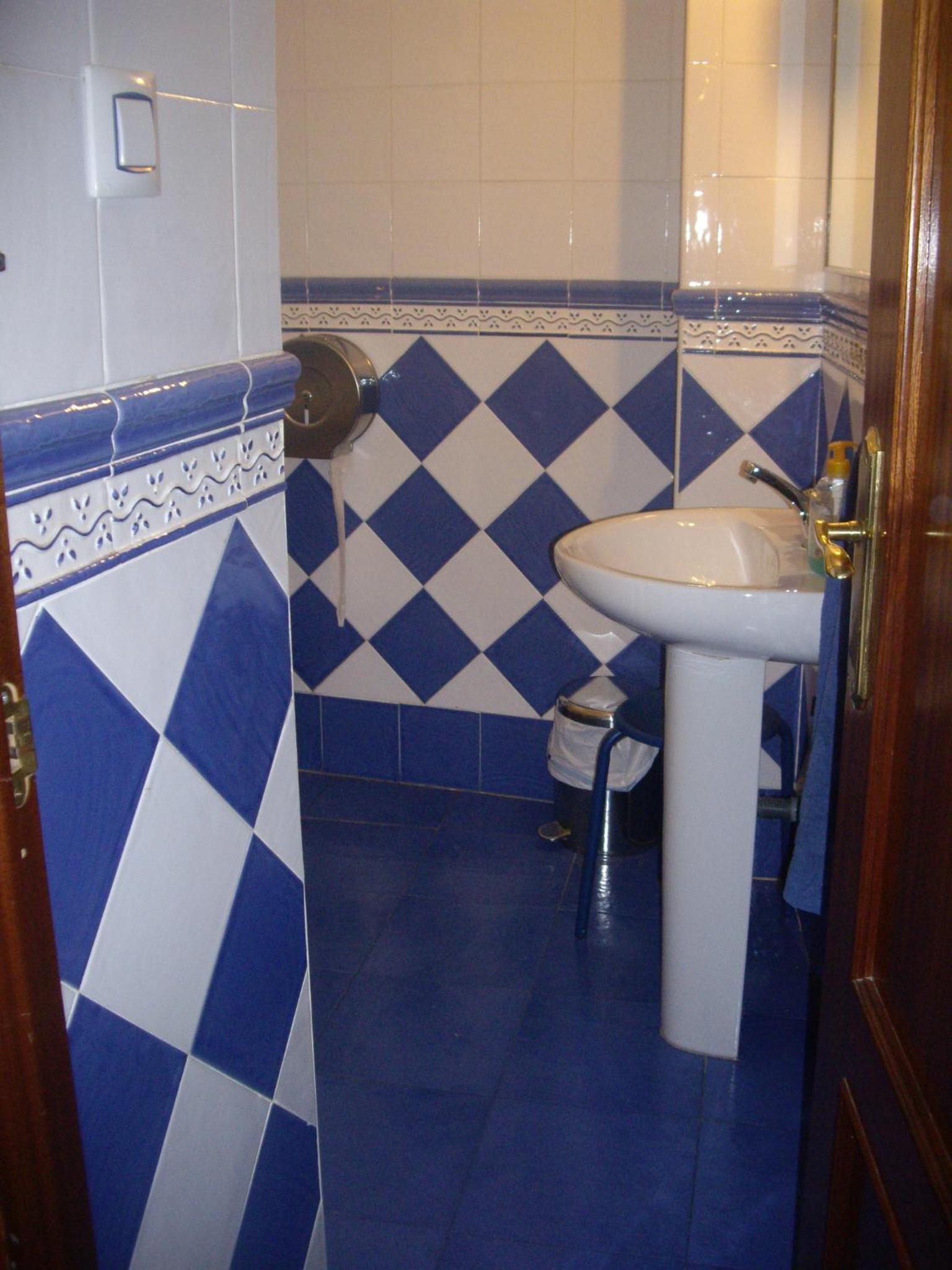 Single Room with Shared Bathroom photo 2