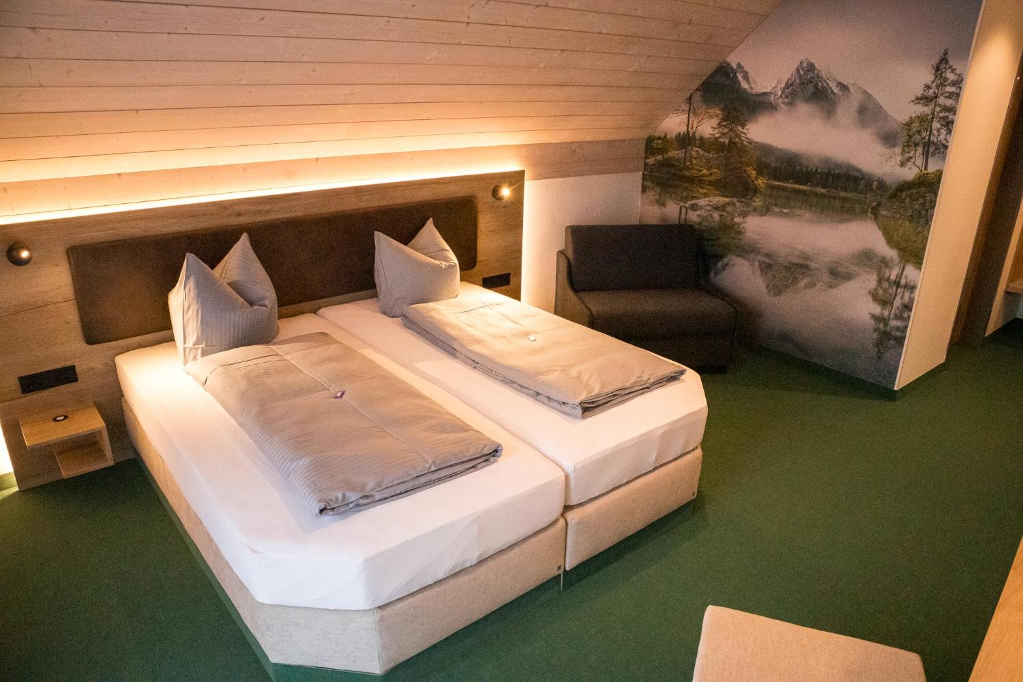 Deluxe Double or Twin Room with Garden View photo 3