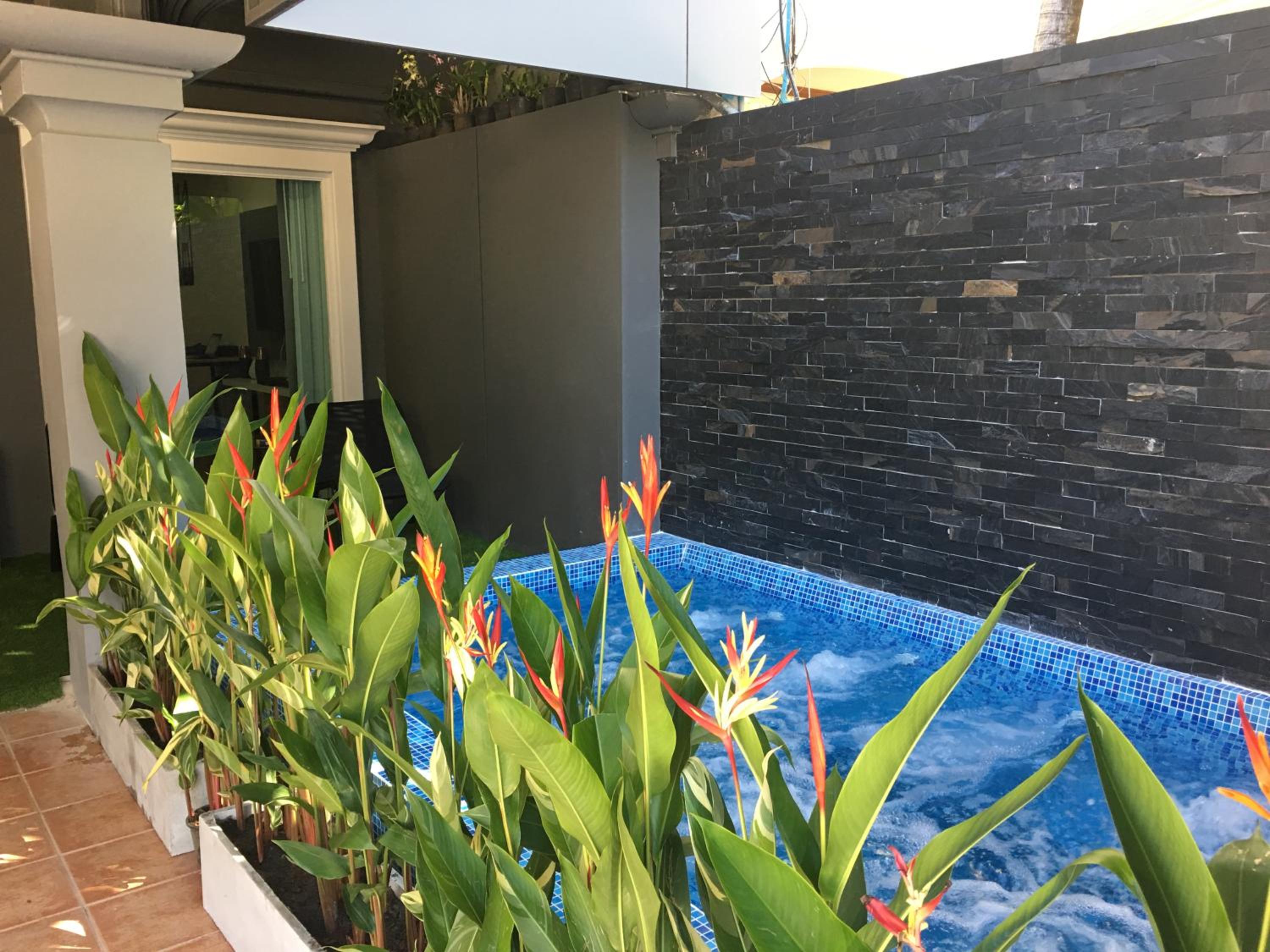Three-Bedroom Villa - Photo 4