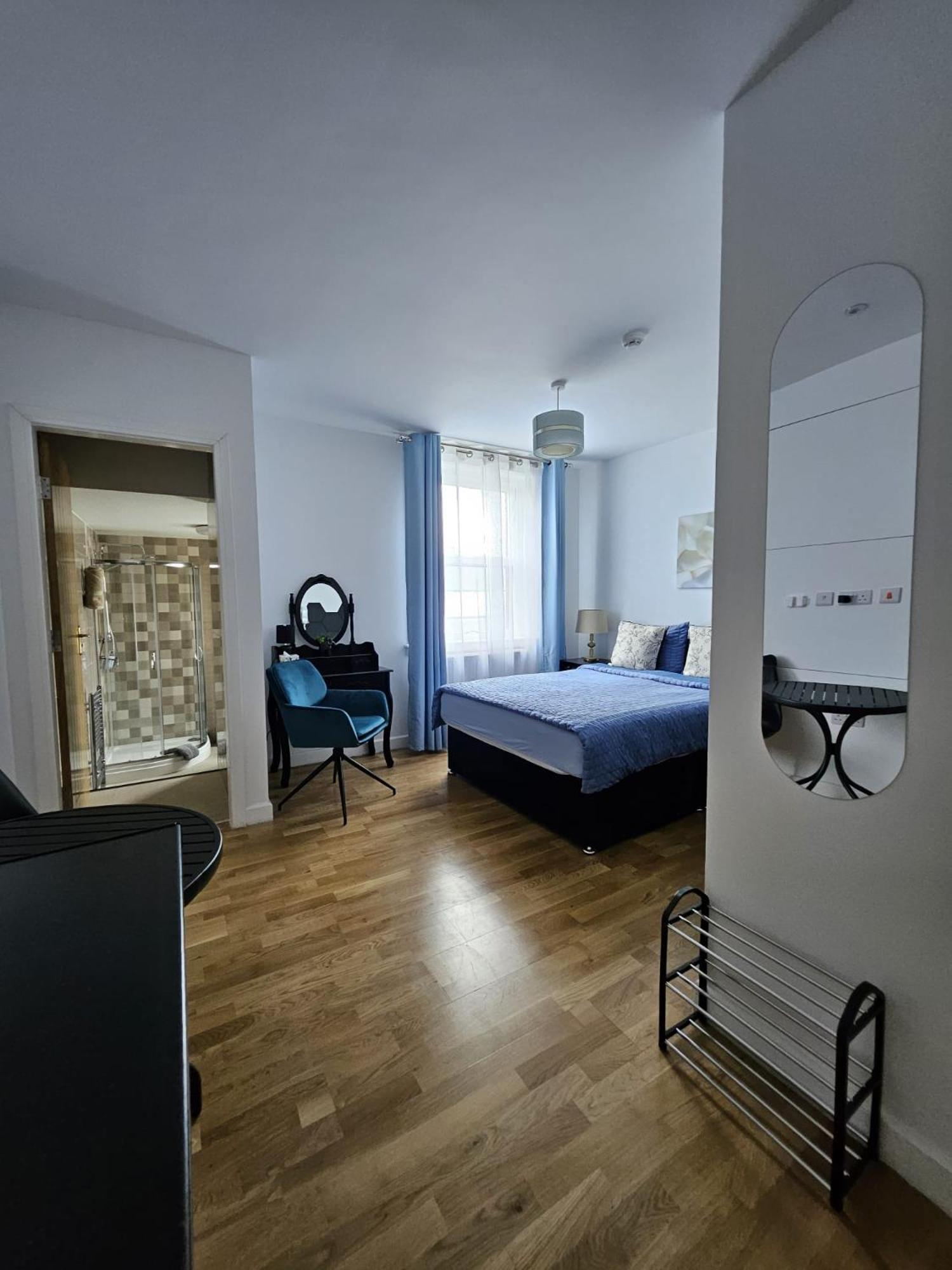 Deluxe Suite 5