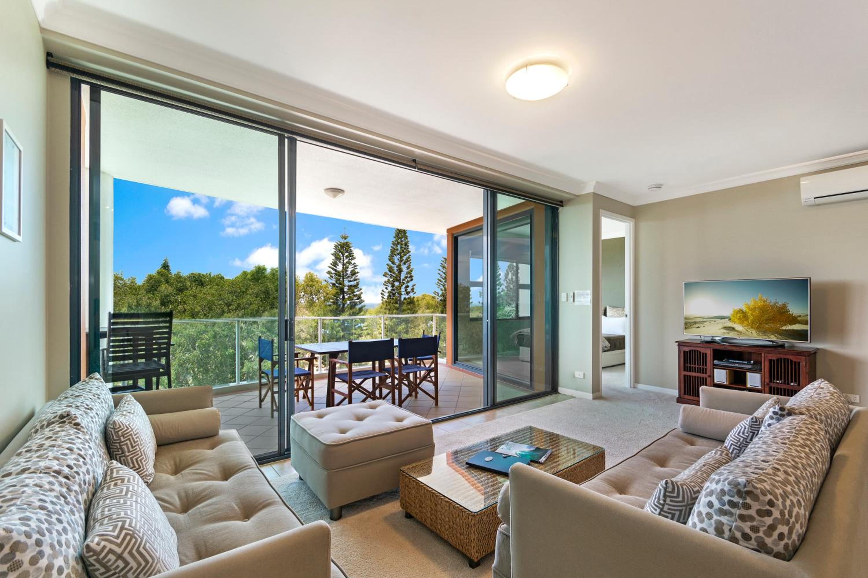 Two-Bedroom Apartment with Ocean View Deluxe photo 3